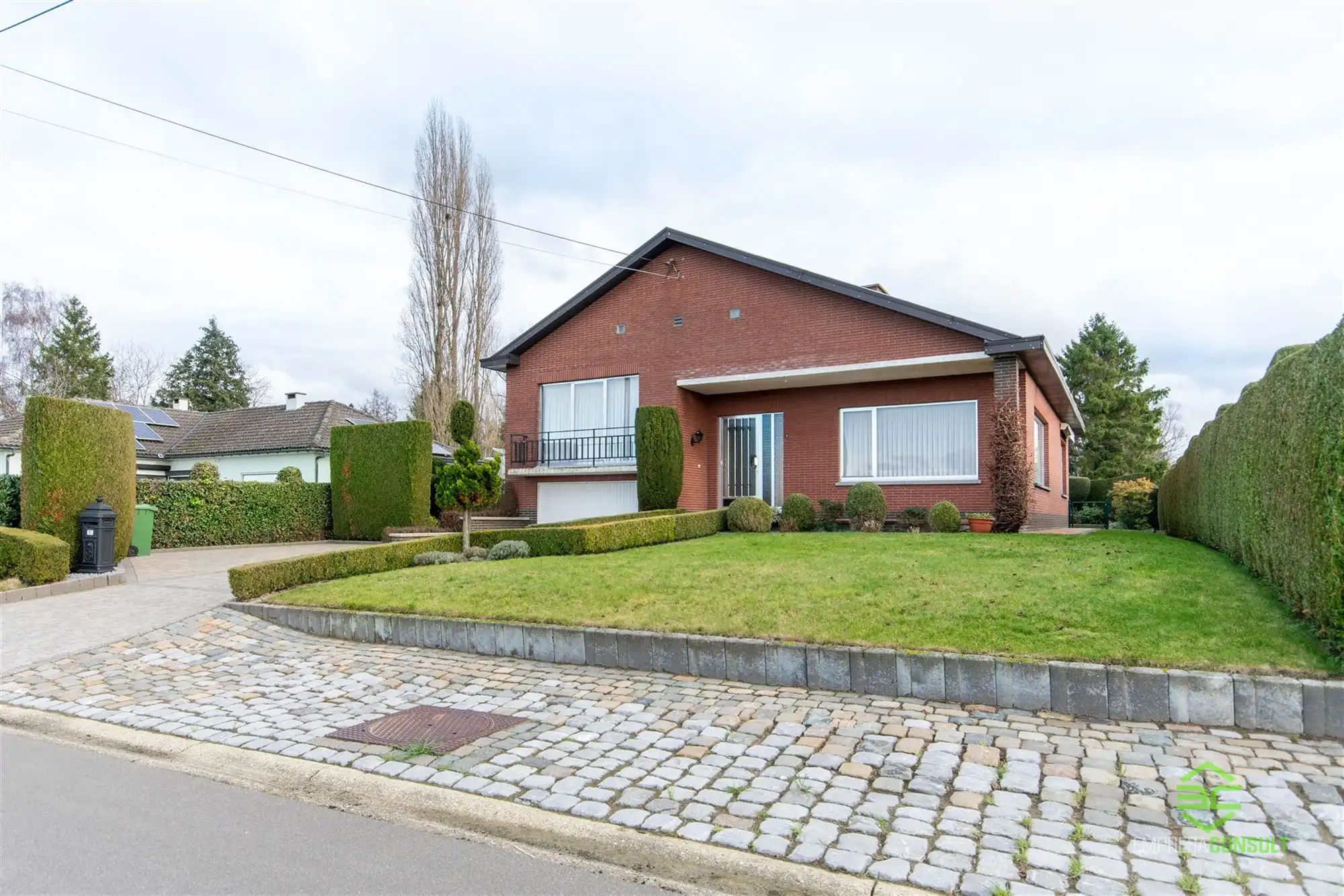 Ruime gezinswoning op een prachtige locatie in Stevoort! foto 2