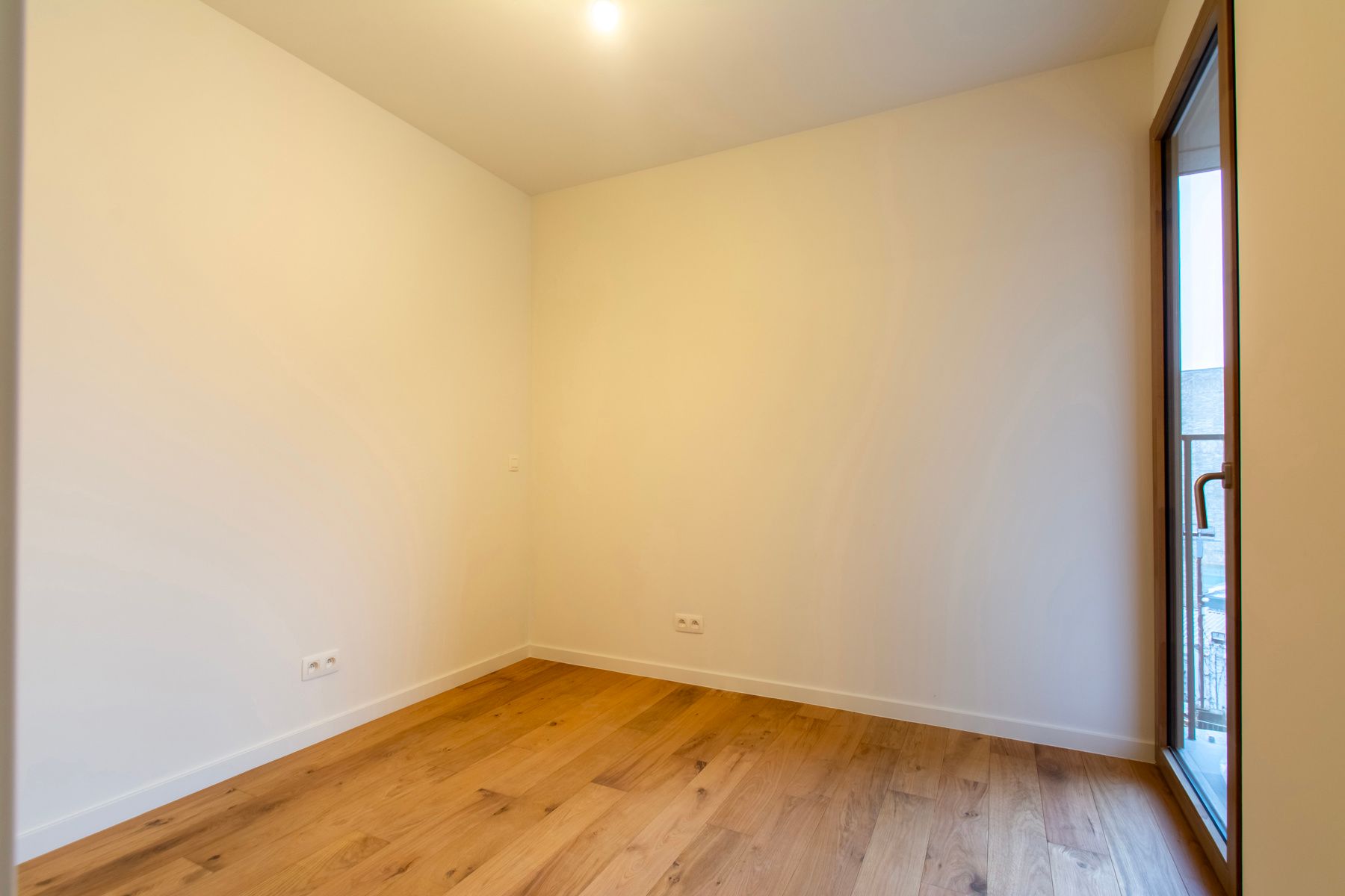 Rustig en comfortabel 2slpk appt. met zicht op park  foto 14