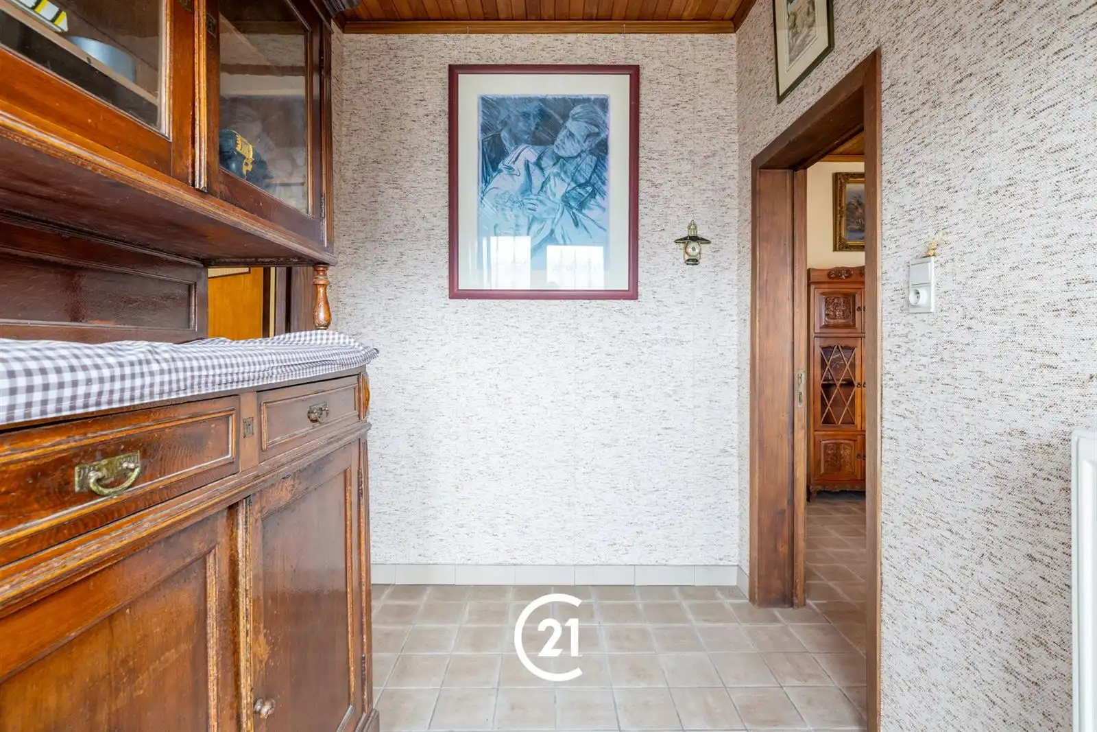 Te renoveren woning op een ruim perceel van 2.220 m² foto 12