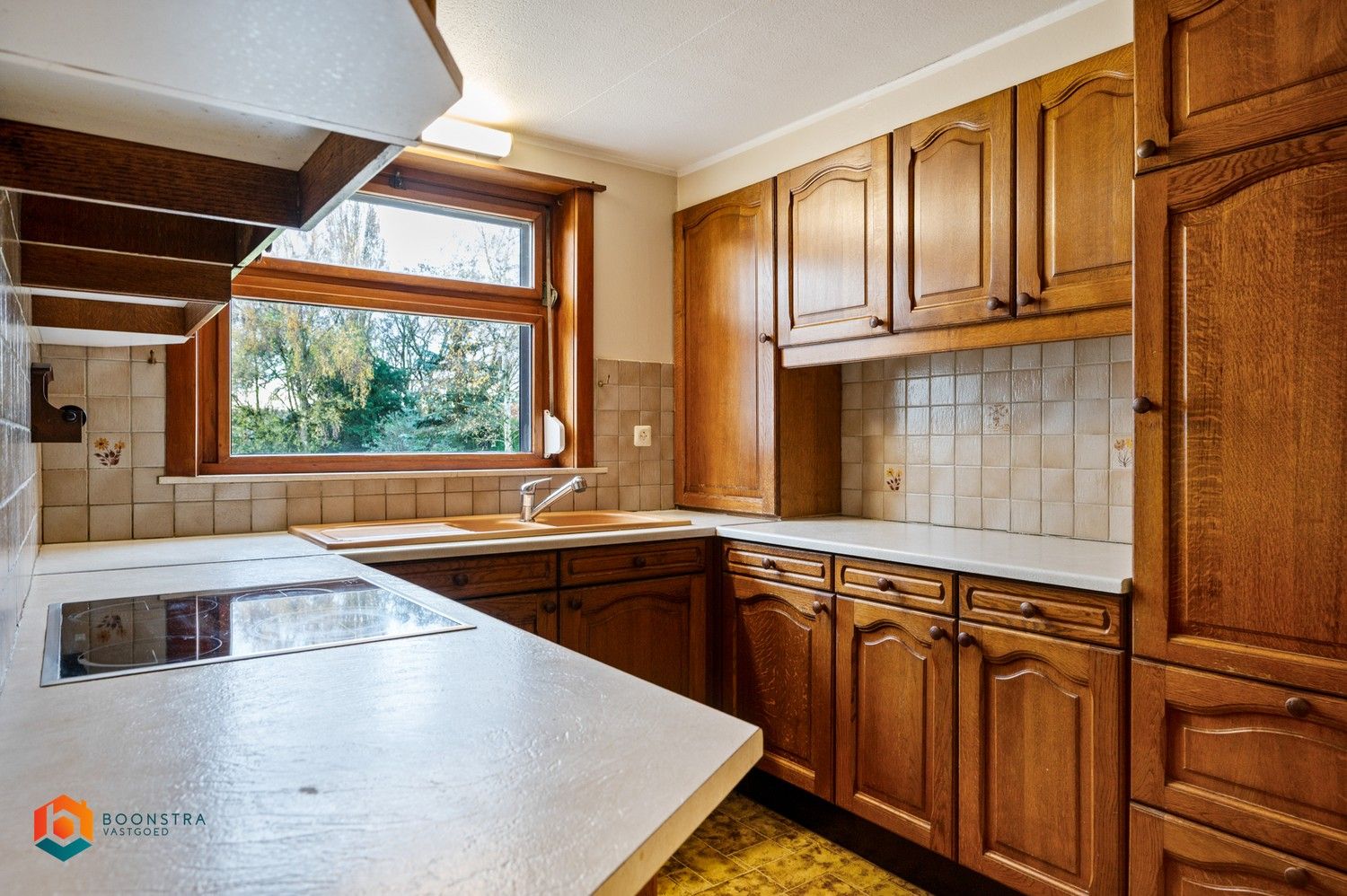 Gelijkvloerse open bebouwing met veel potentieel op 1.827 m² foto 4