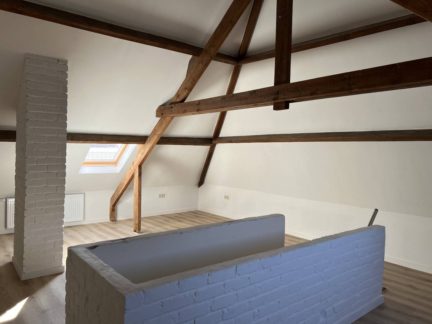 Goed gelegen rijwoning met tuintje foto 26