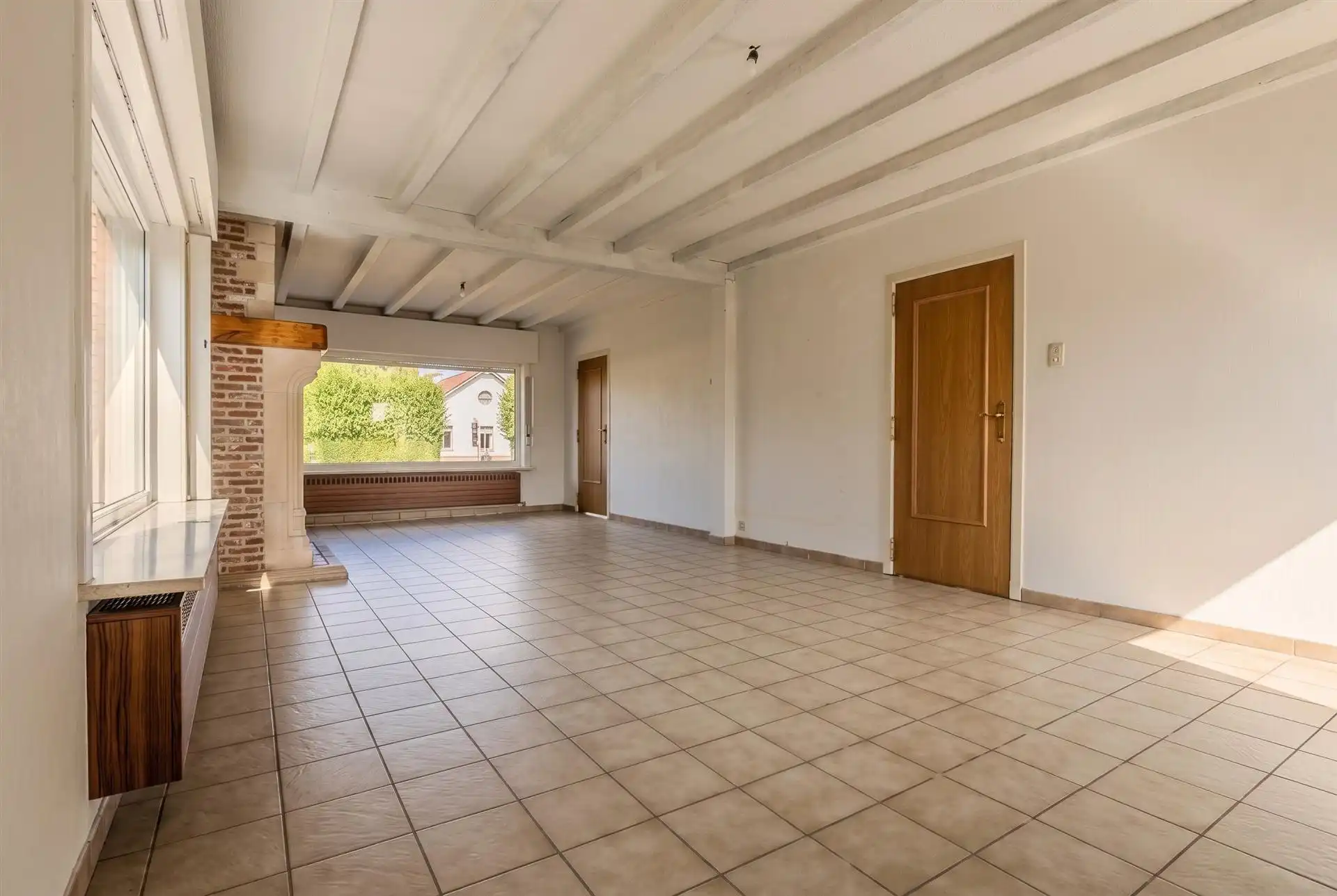 Verzorgde, karaktervolle open bebouwing met 4 slaapkamers met prachtig open zicht. foto 4