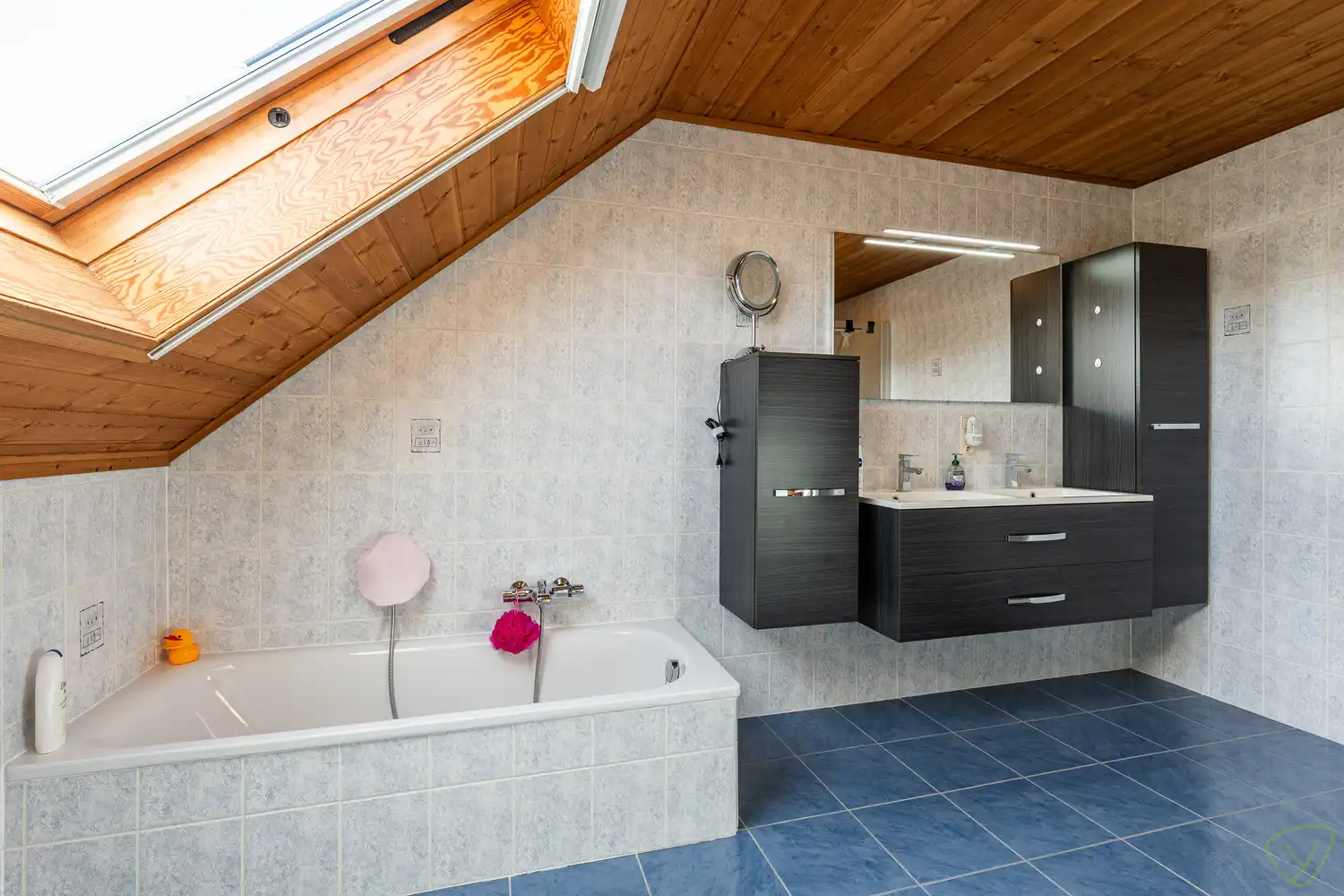 Moderne gezinswoning te koop in Eeklo met 3 slaapkamers, garage en zolder, perfect voor comfortabel wonen! foto 22