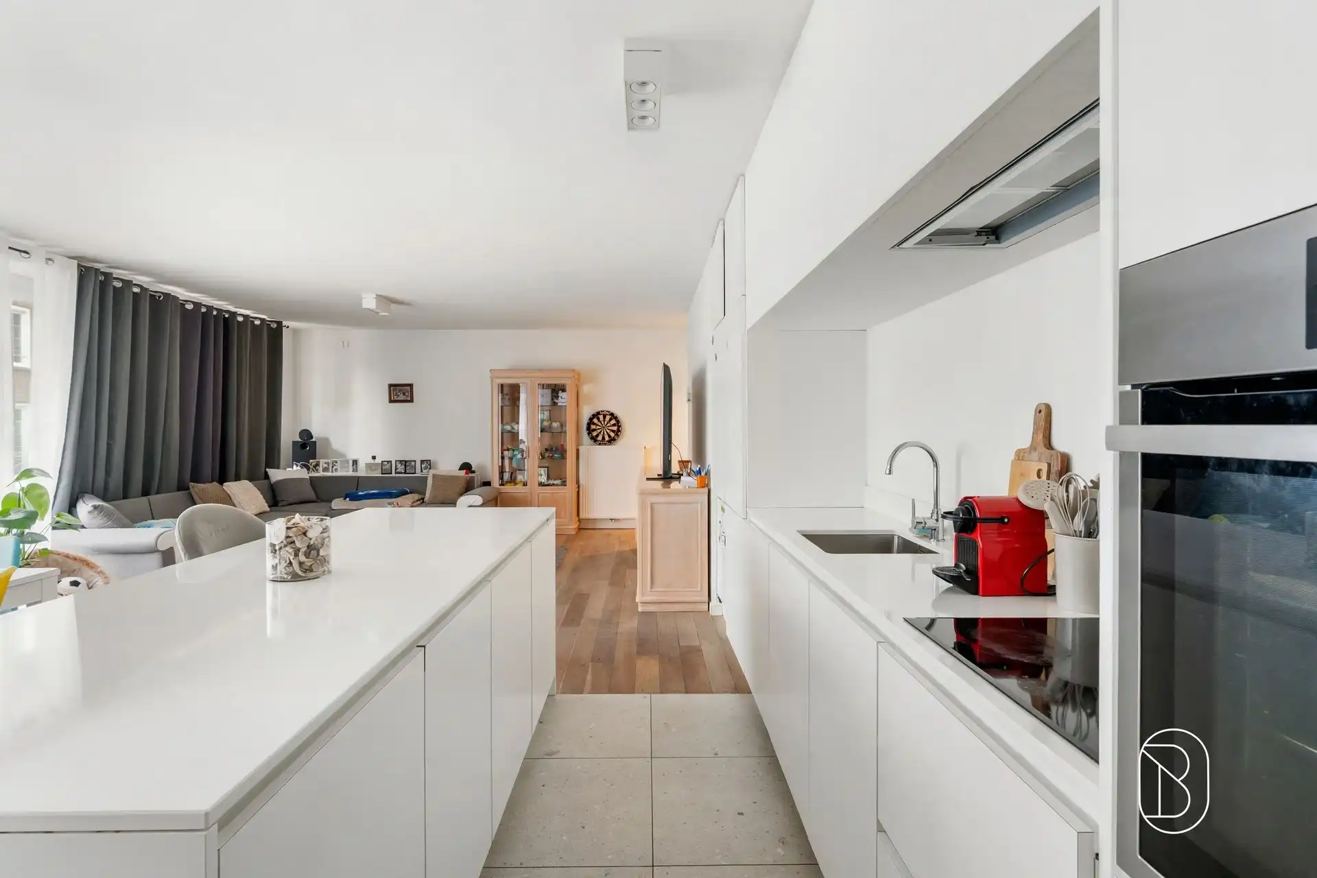 Kwalitatief 2-slaapkamerappartement met terras in Kortrijk foto 7