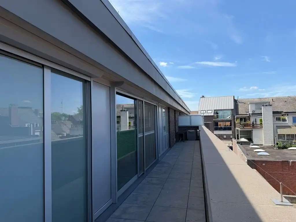 Instapklaar penthouse met terras aan voor- en achterzijde foto 28
