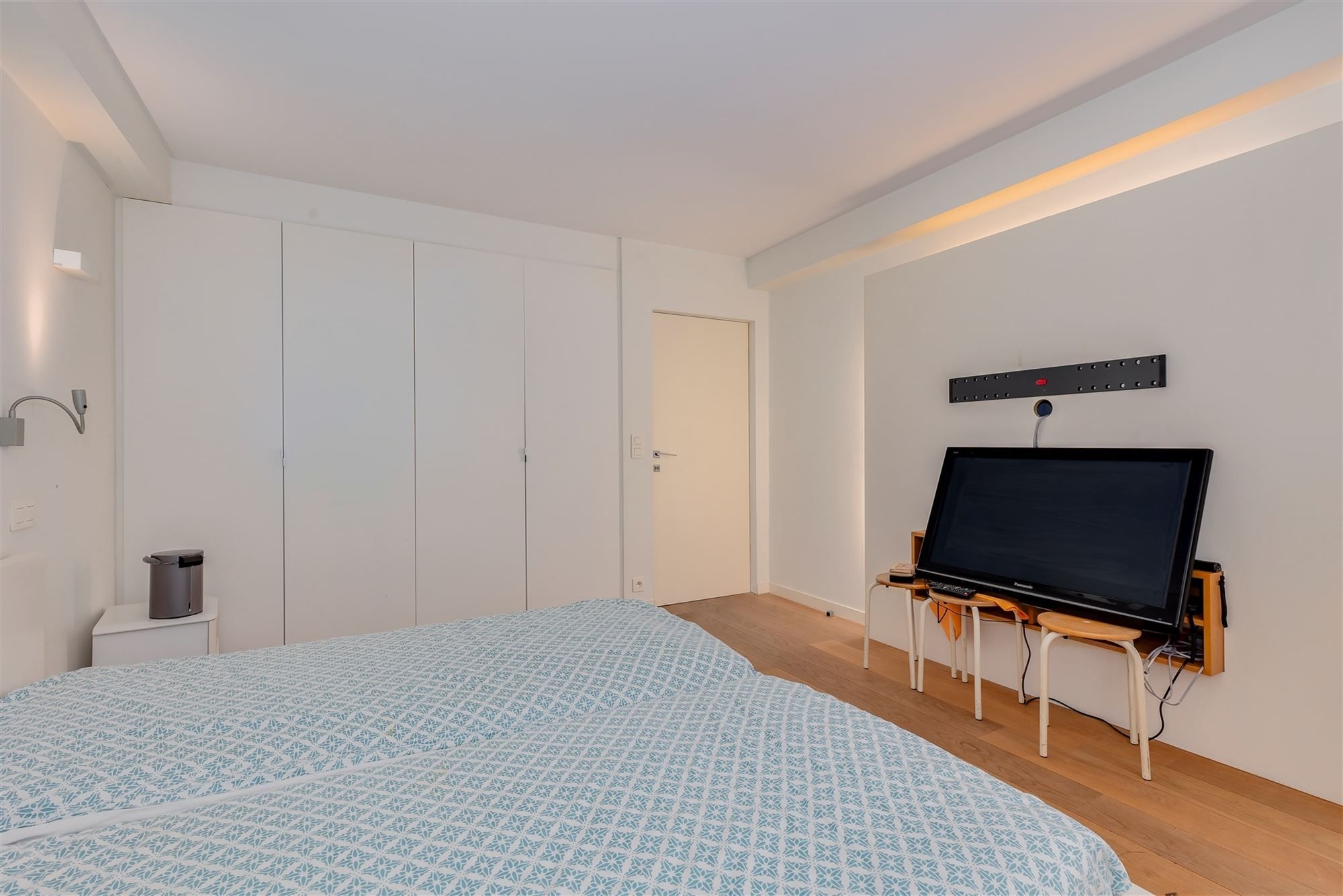 Prachtig afgewerkt ruim 2 slaapkamer appartement aan de Keyserlei foto 13