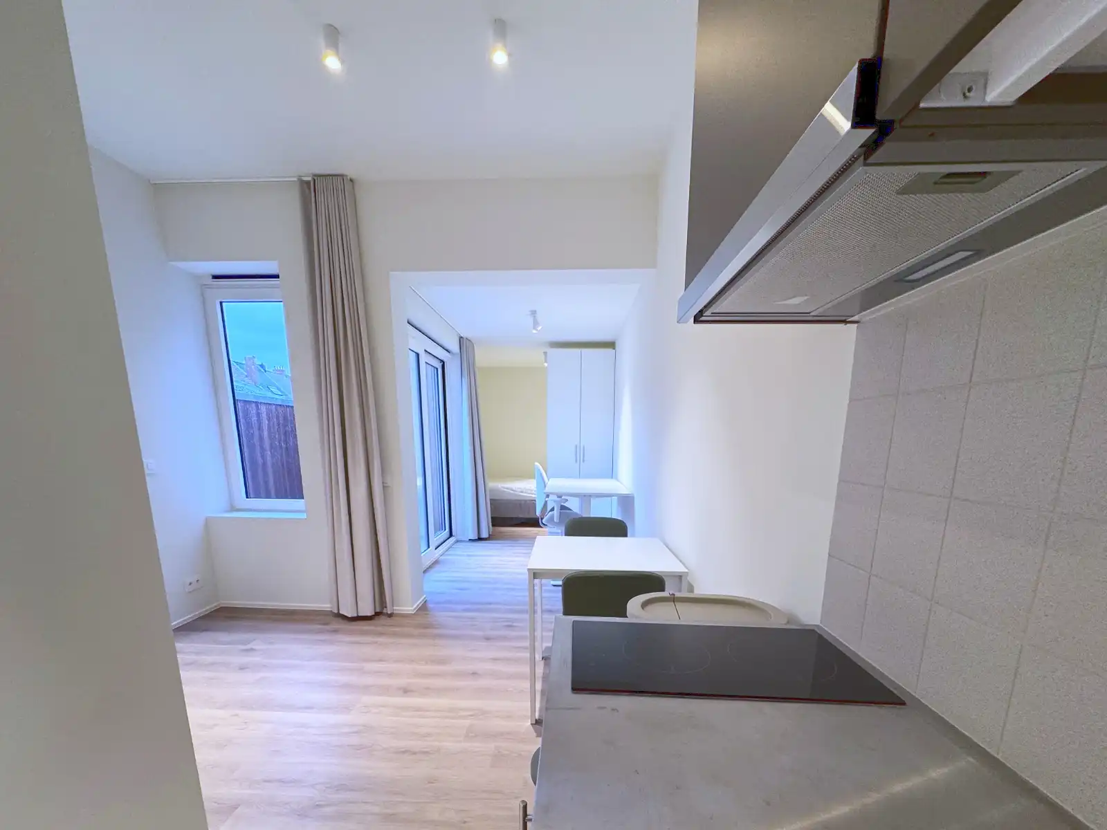Mooi gerenoveerde studio met terras foto 10
