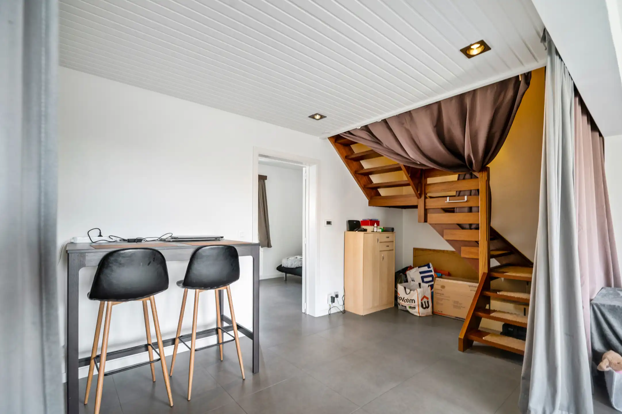 Ruim 3-slpk. duplex-appartement met garage, groot, zonnig terras en ruime bergzolder foto 14