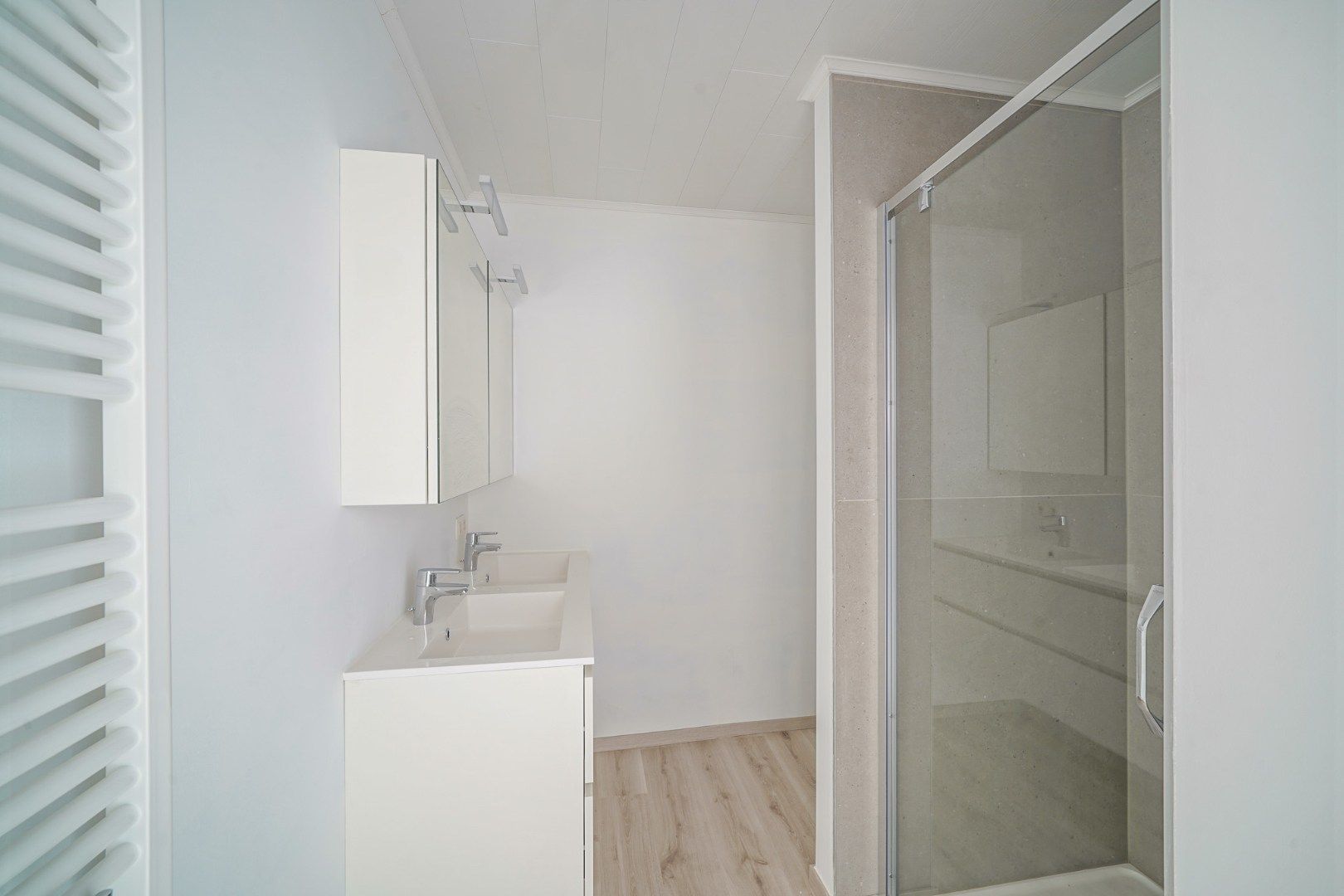 Volledig gerenoveerde rijwoning met 3 slaapkamers in Stene foto 11