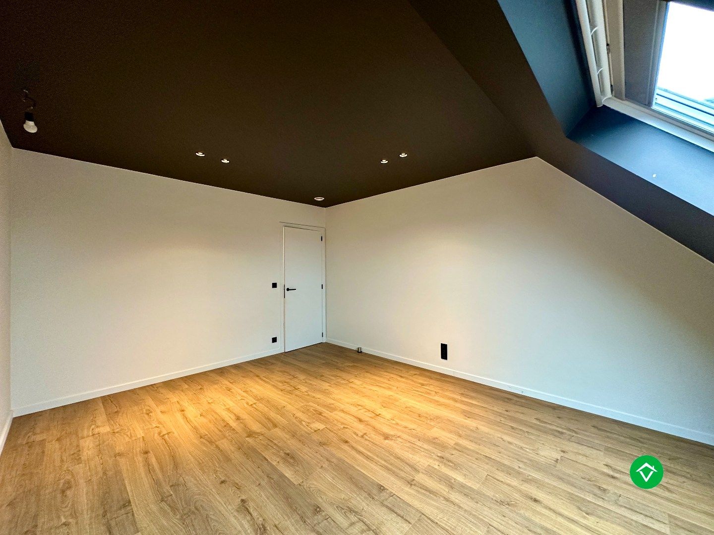 Penthouse met drie slaapkamers en garage in het centrum Koekelare foto 14