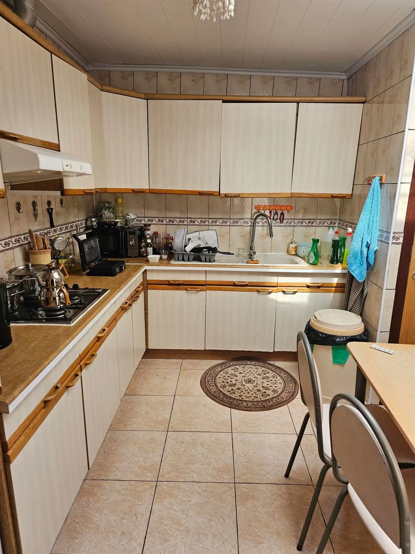 Centraal gelegen rijwoning met 3 slaapkamers en grote geïsoleerde zolder. foto 4