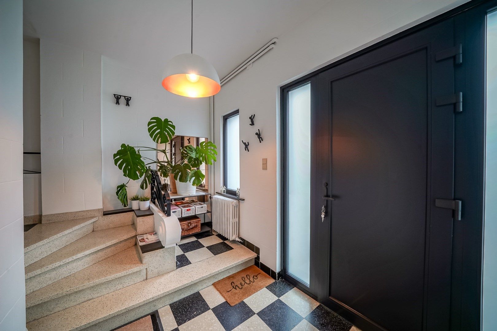 Instapklare hoekwoning met 4 slaapkamers en 4 garages foto 5