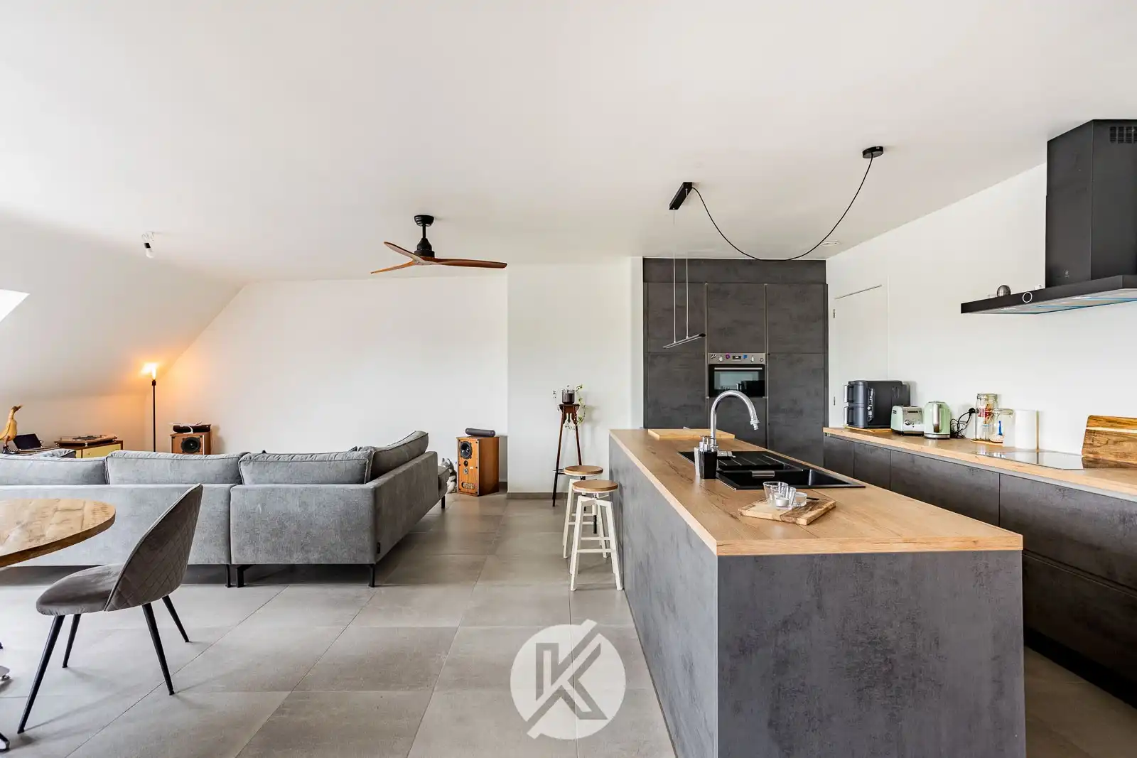 Elegant appartement met private garage foto 2