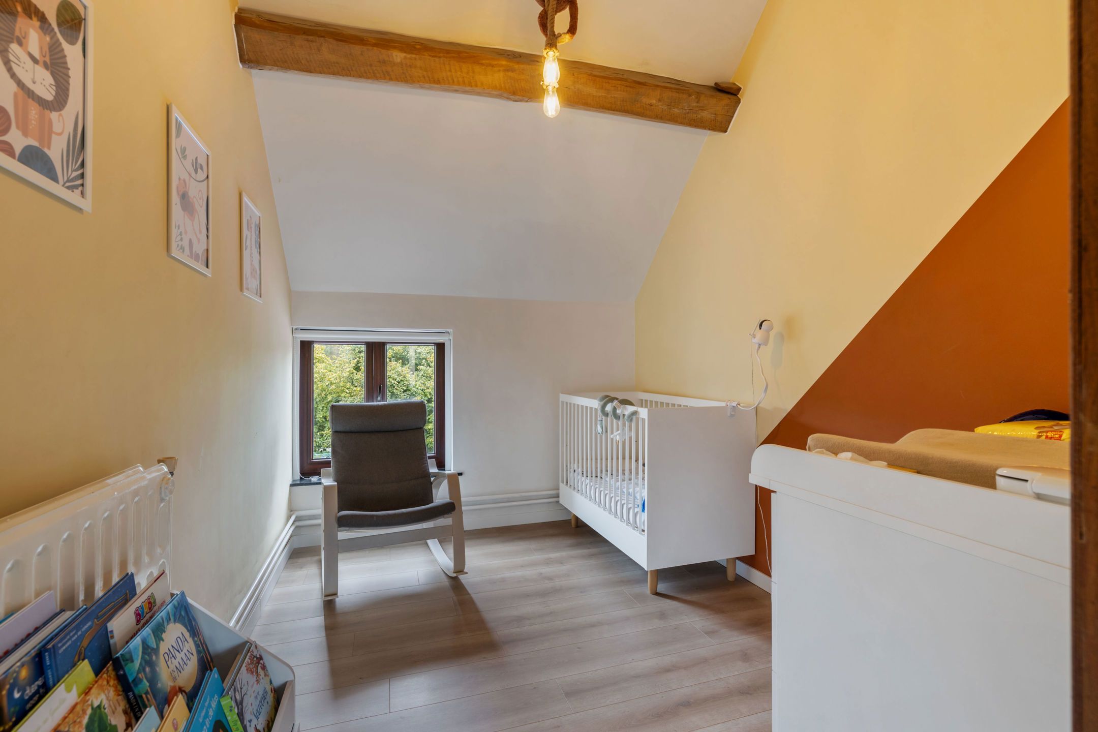 Gezellige woning met garage en tuin foto 19