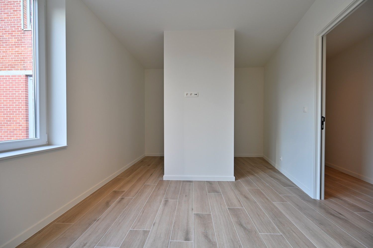 Instapklaar, volledig gemoderniseerd gelijkvloers-appartement met 2 slaapkamers en met een privé terras (14 m²), op slechts 150m van de Grote Markt van Sint-Truiden. foto 10