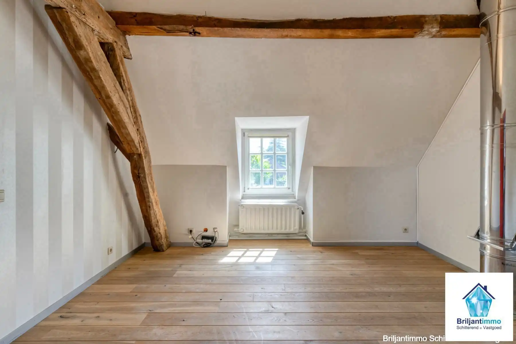 Uiterst charmante en gerenoveerde hoeve met gezellige tuin foto 15