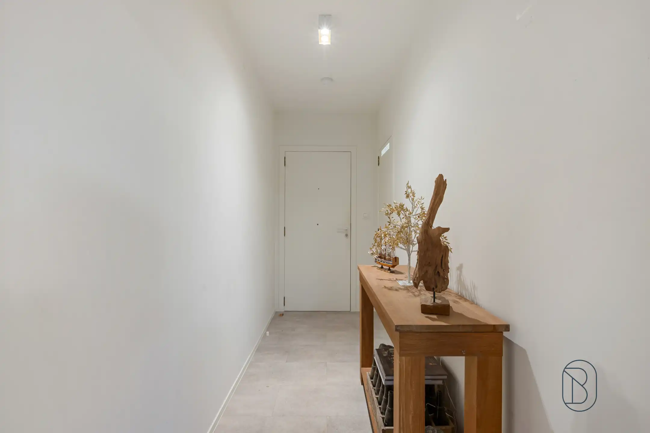 Instapklaar gerenoveerd appartement met garage foto 5