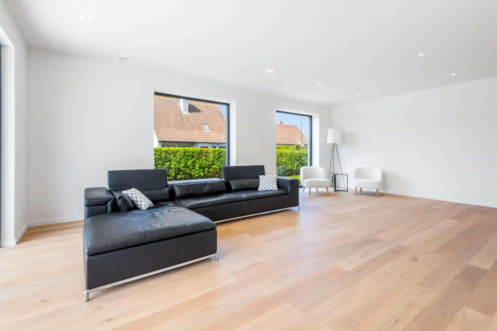 Prachtige nieuwbouw villa met zwembad in een rustige omgeving foto 7