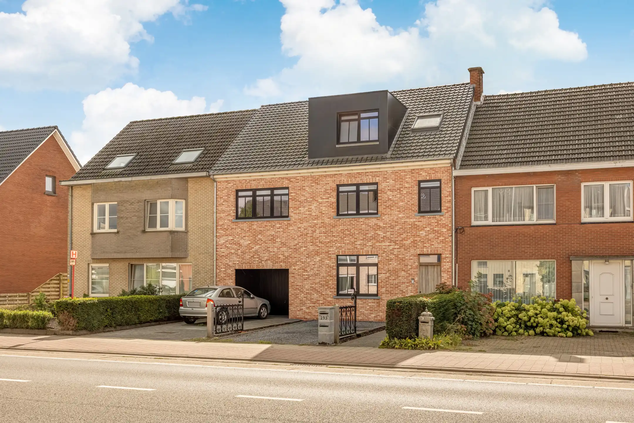 Luxueus gelijkvloers appartement met tuin en garage te huur in het centrum van Westmalle! foto {{pictureIndex}}