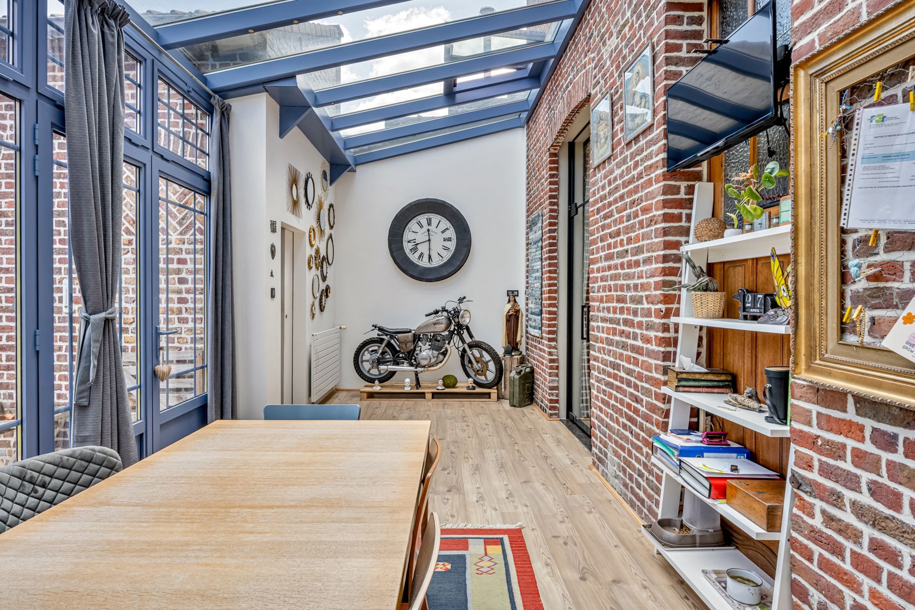 Karaktervolle woning te koop met 5 slaapkamers foto 8