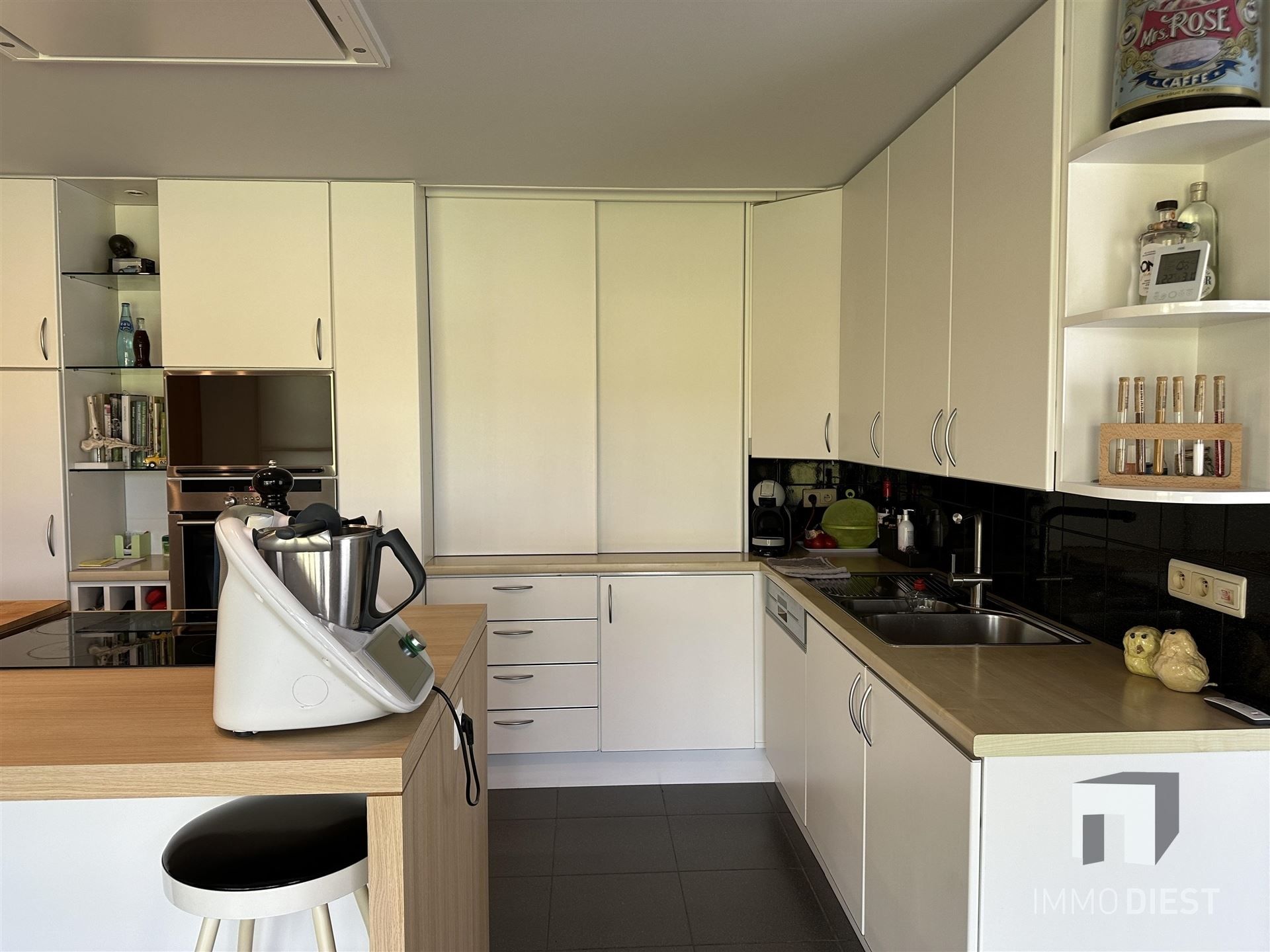 Instapklare woning met zicht op agrarisch gebied - bureau + 3 slpks foto 12