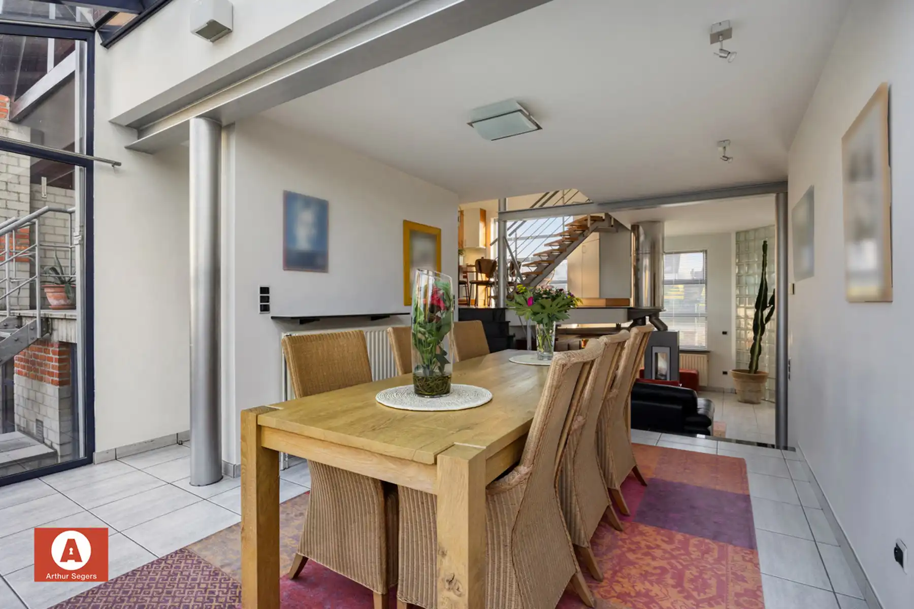 Architectenwoning met inpandige garage. foto 9