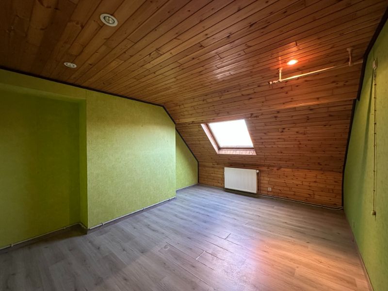 Ruime gezinswoning met grote tuin, veranda en veel opbergruimte foto 10