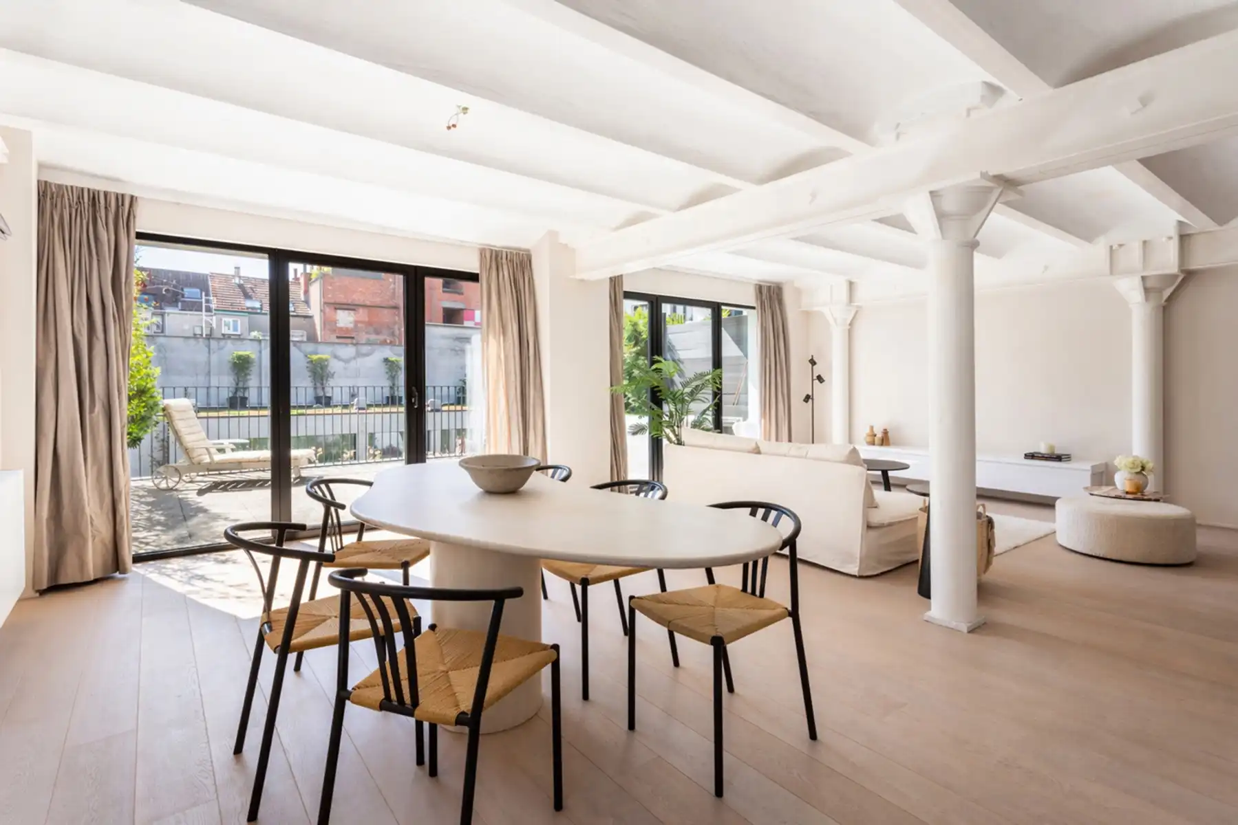 Lichtrijke loft met ruim terras, nabij het Eilandje foto 16