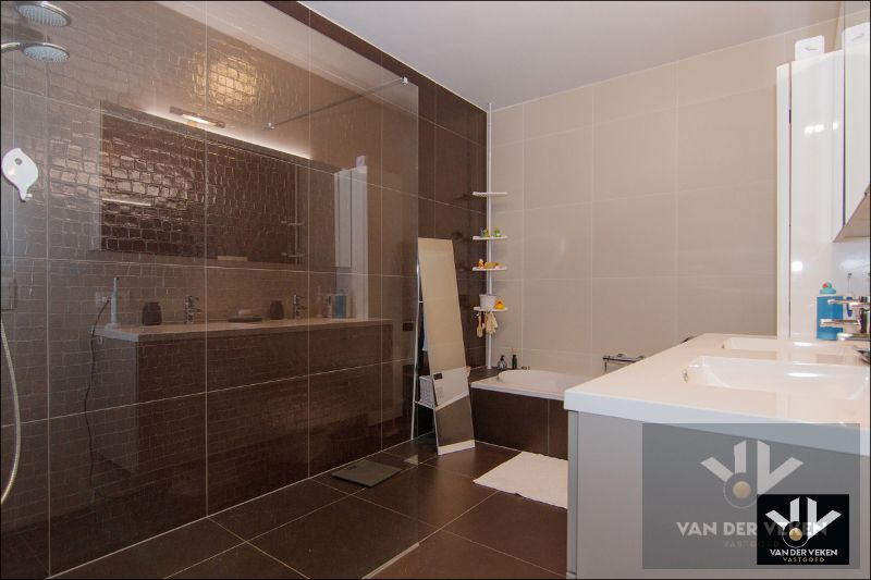 PRACHTIG APPARTEMENT MET 3 SLAAPKAMERS IN HASSELT foto 15