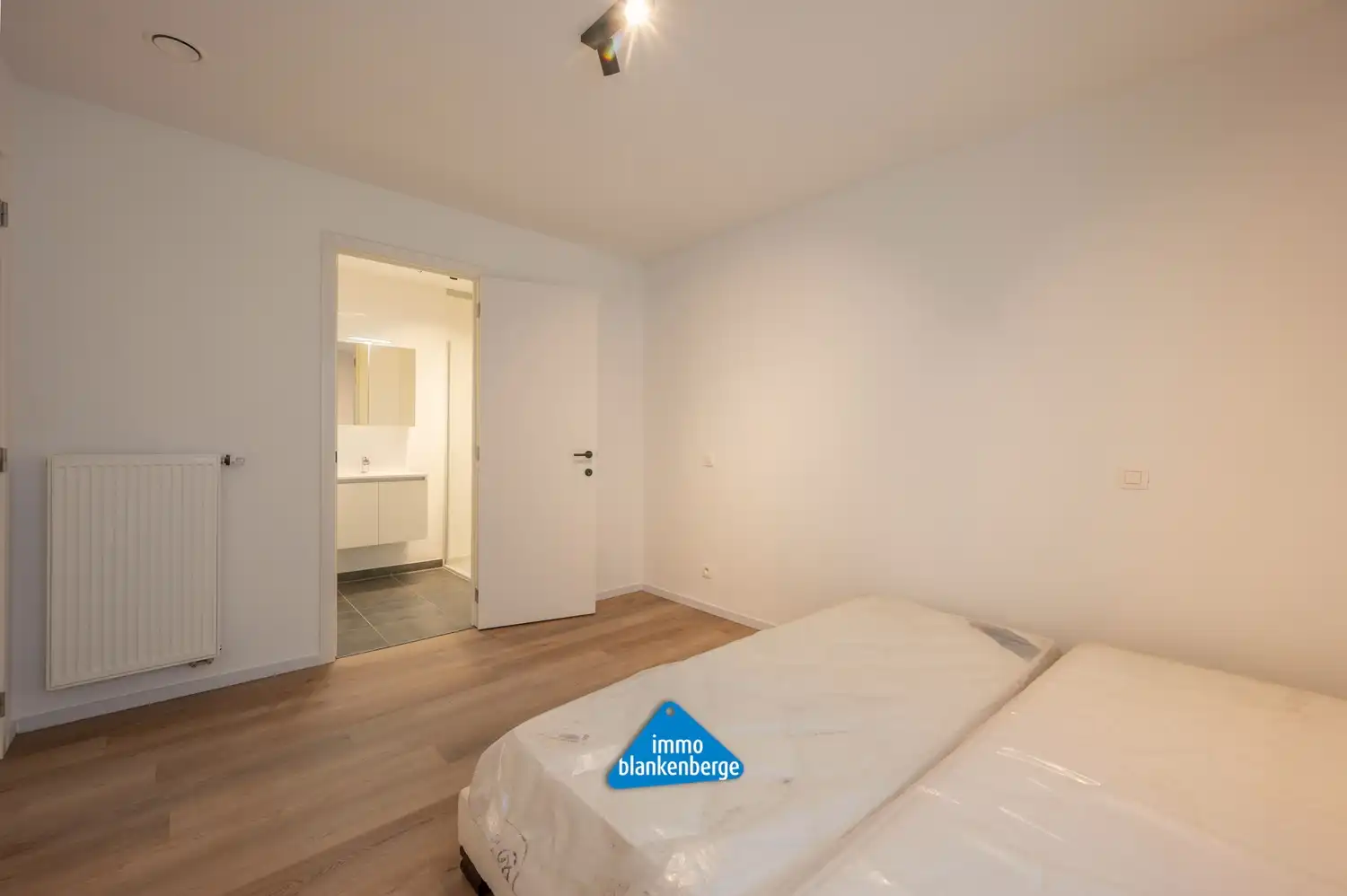 Volledig afgewerkt appartement met 1 slaapkamer foto 7