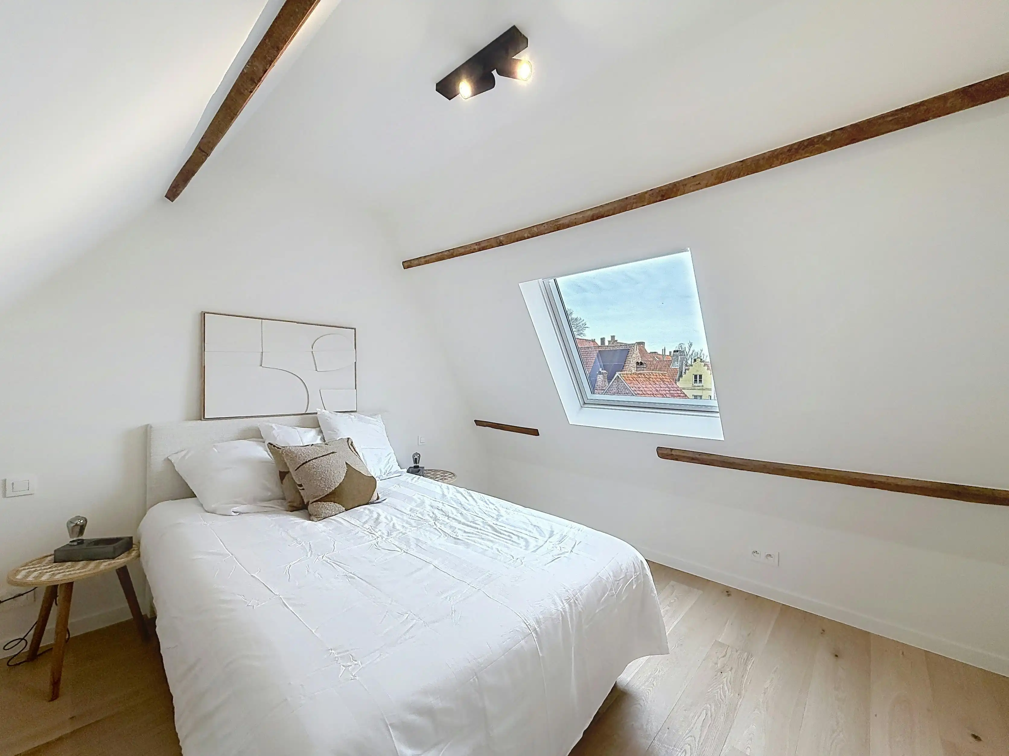 Kwalitatief gerenoveerd huis met 3 slaapkamers in Brugge foto 14