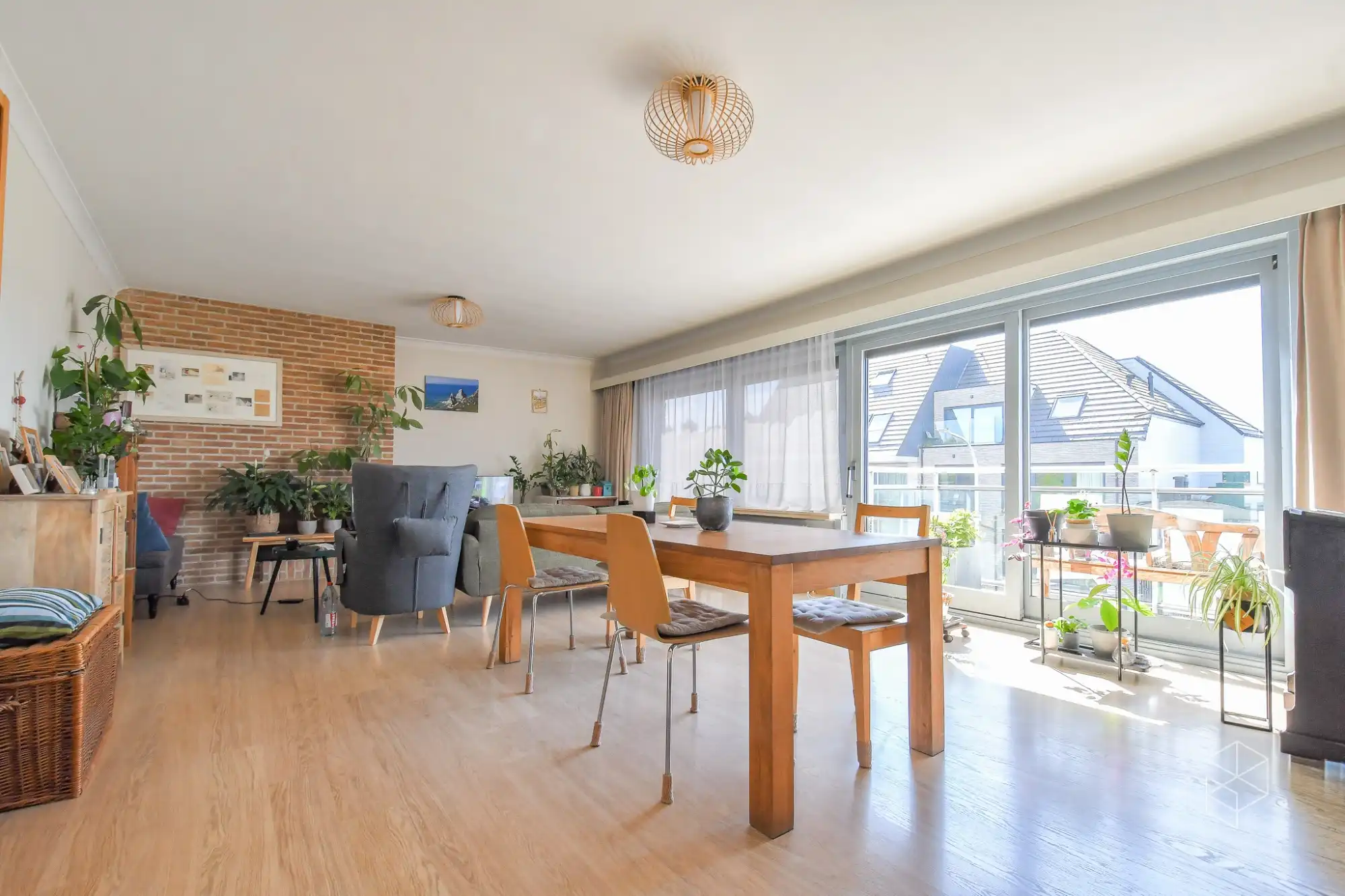 GOED GELEGEN en GROOT ( 150 m²) APPARTEMENT MET 3 SLAAPKAMERS foto 3