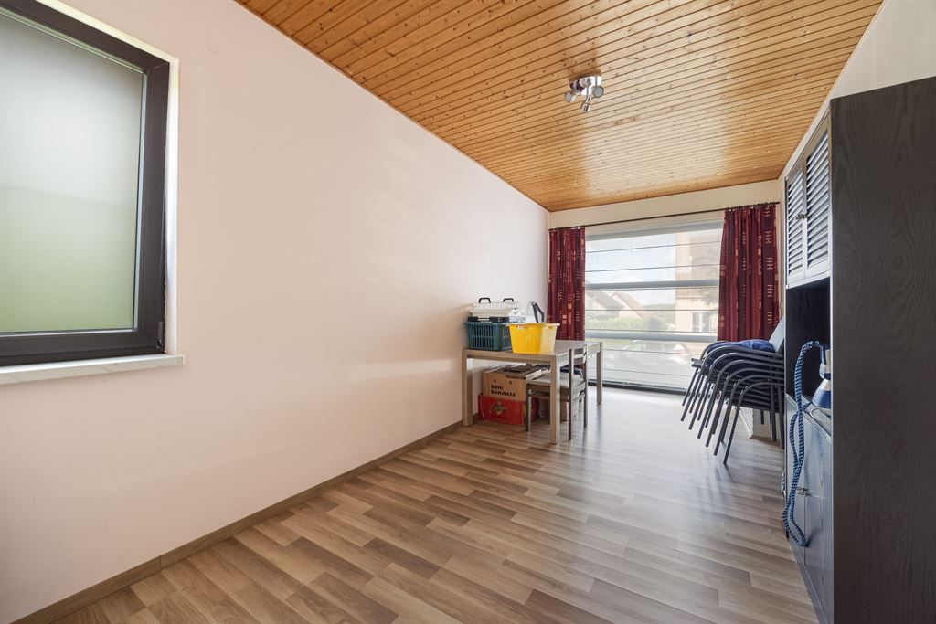 Instapklare woning in een zeer rustige wijk! foto 12