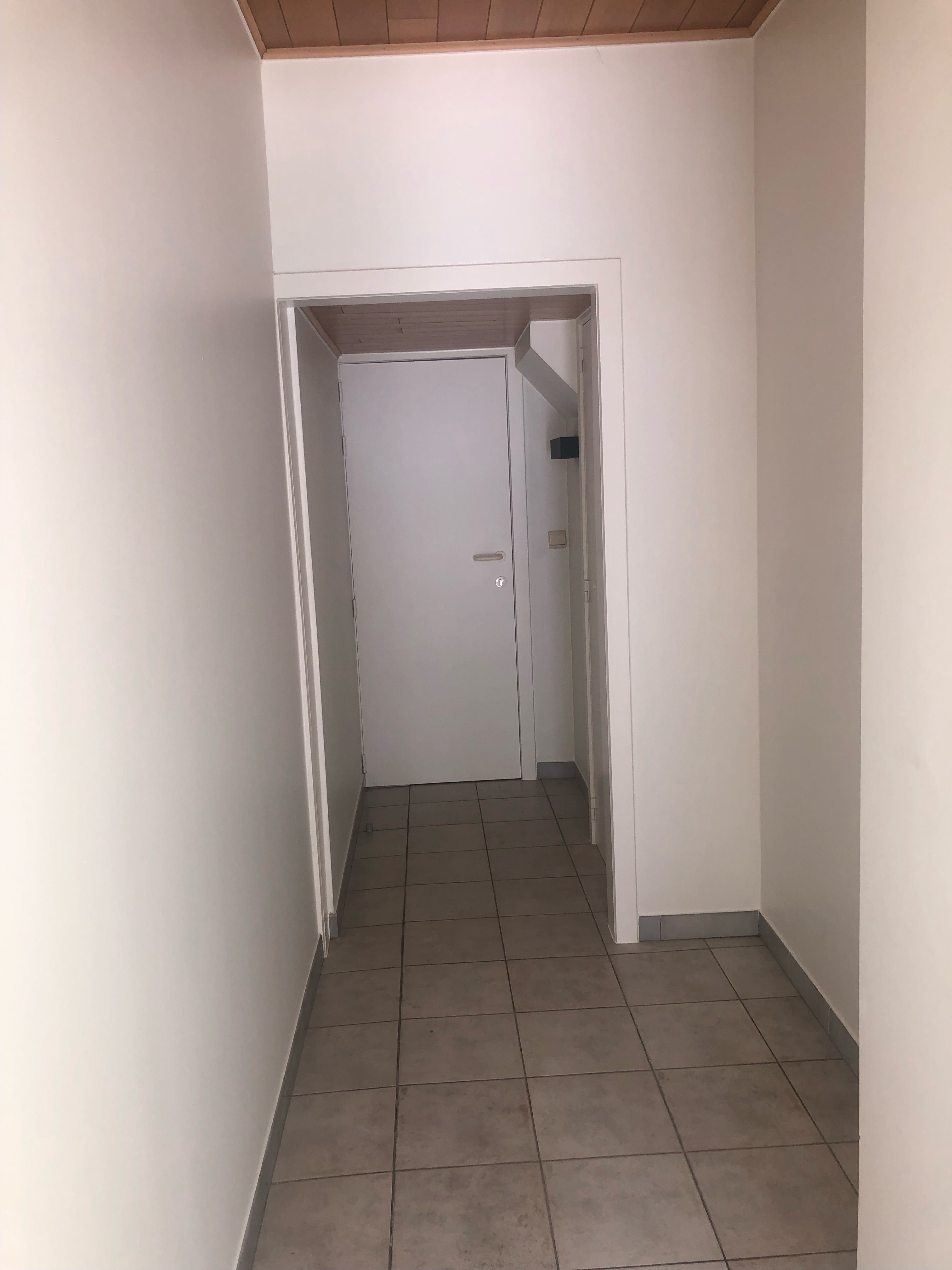 Volledig vernieuwde gelijkvloerse studio in de Brugse binnenstad foto 3