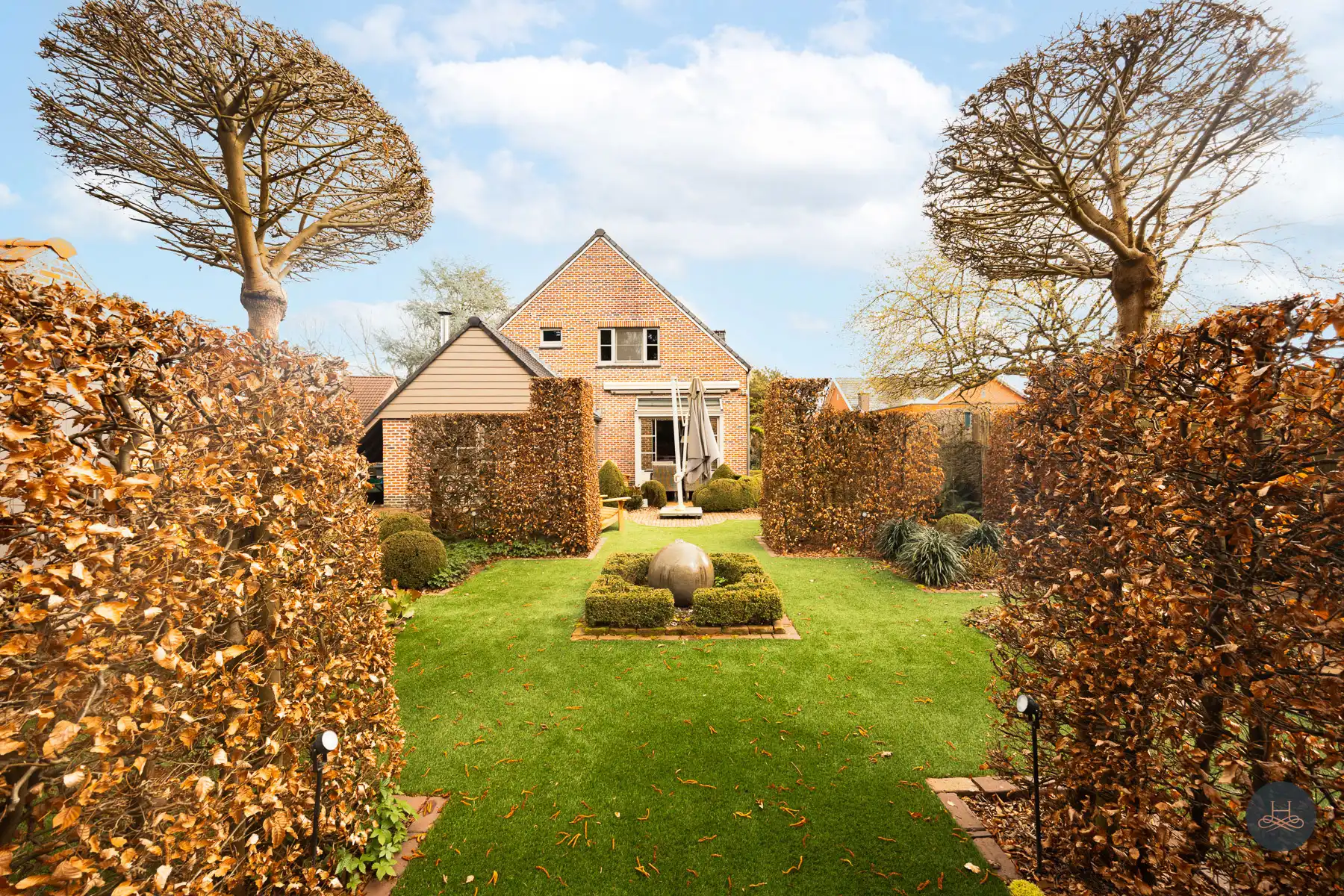 Prachtige vrijstaande villa in rustige omgeving foto 2