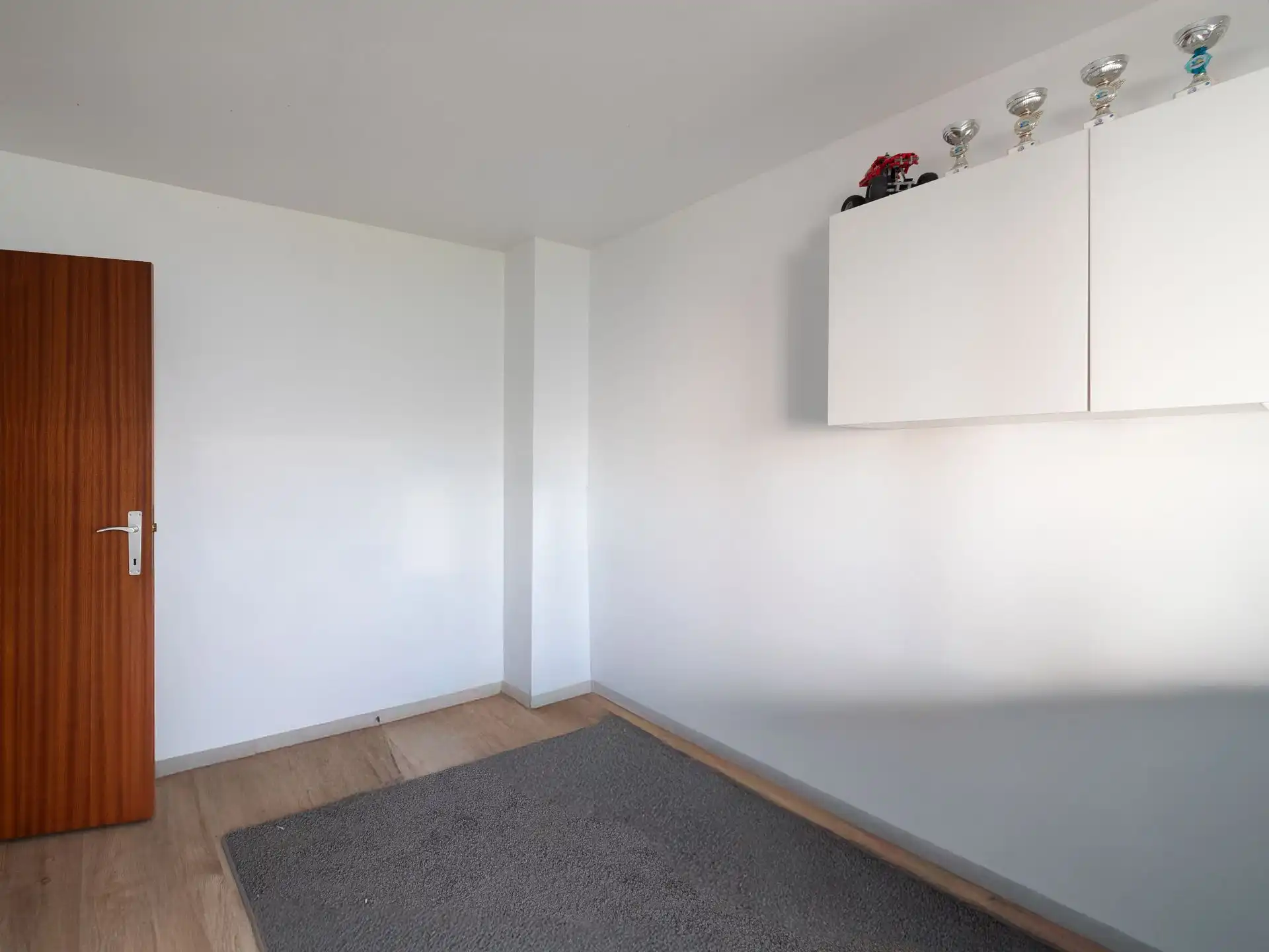 Handelspand met ruim duplex appartement foto 9