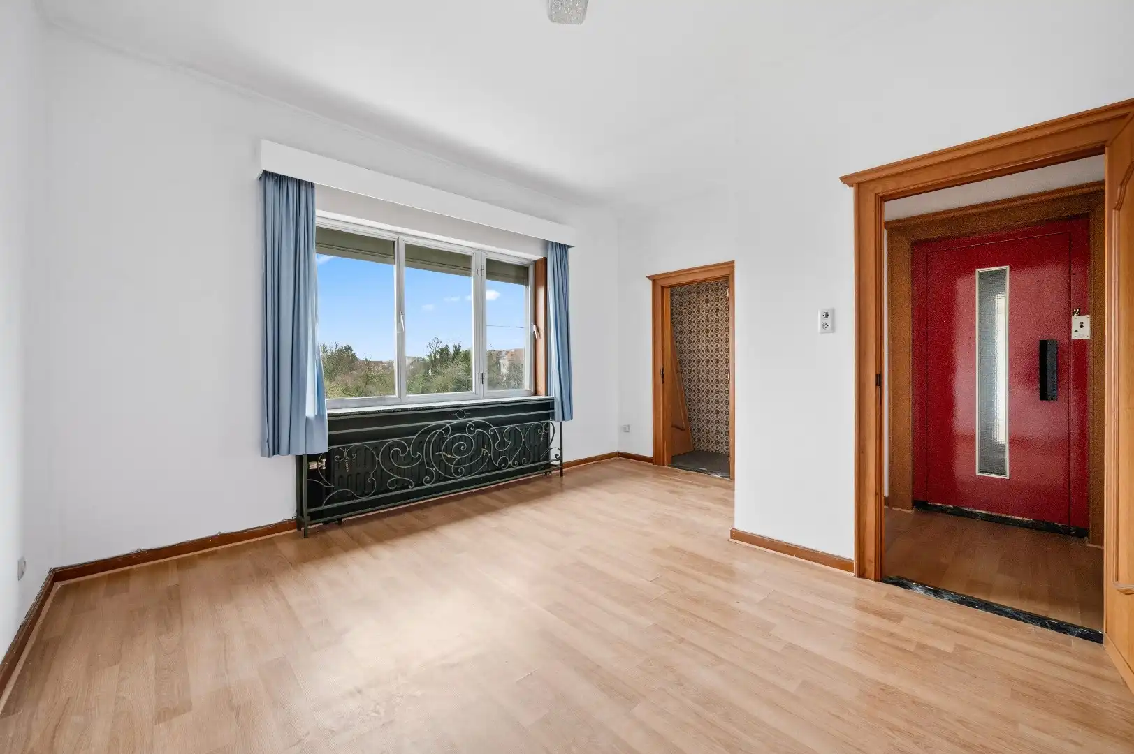 Te renoveren bel-étagewoning op topligging in het centrum van Tienen foto 14