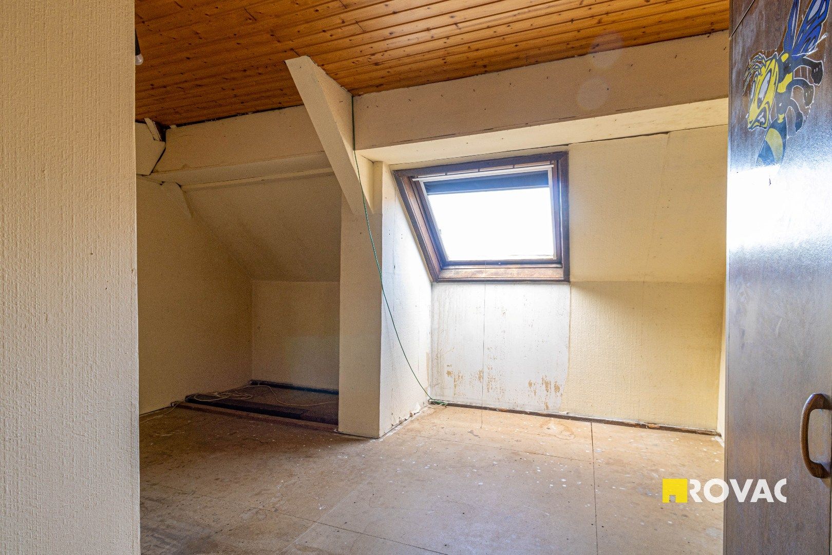 Te renoveren hoekwoning met potentieel foto 16