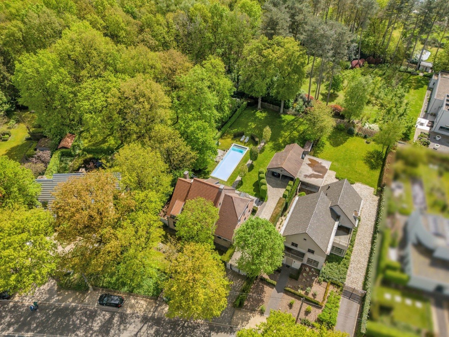 Villa met zwembad en stijlvolle tuin, dubbele carport en 5 slaapkamers in Genk, Gelieren.  EPC-energielabel B, zuidelijke tuinoriëntatie, 5 slaapkamers, 3 badka foto 33