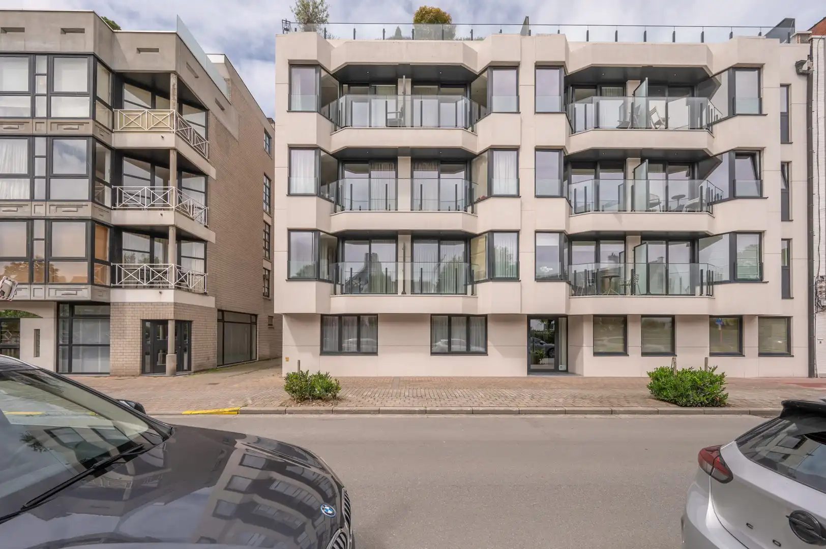 Prachtig gerenoveerd appartement nabij het centrum en de zee met open zichten. foto 26