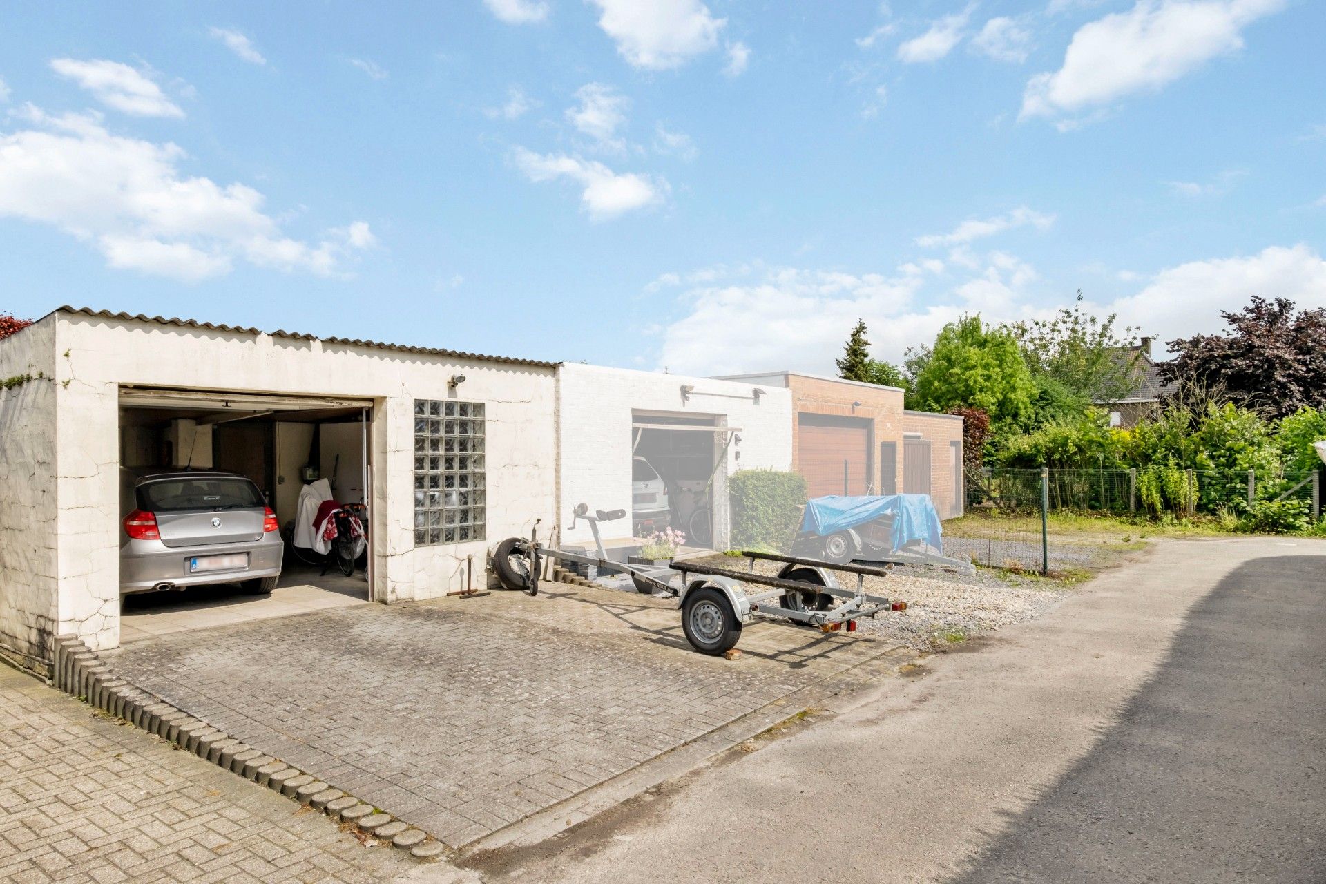 Instapklare woning met garage en tuin foto 3