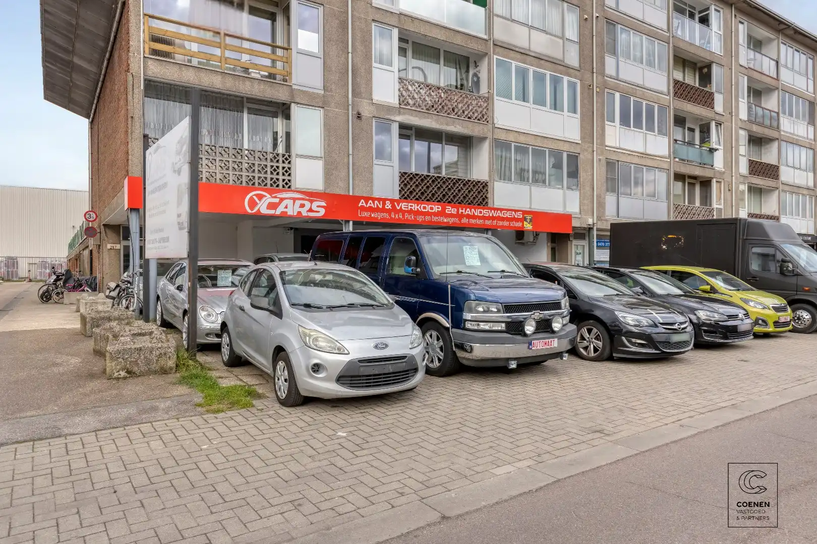Commercieel pand/autogarage op een uitstekende locatie te Deurne! foto 2