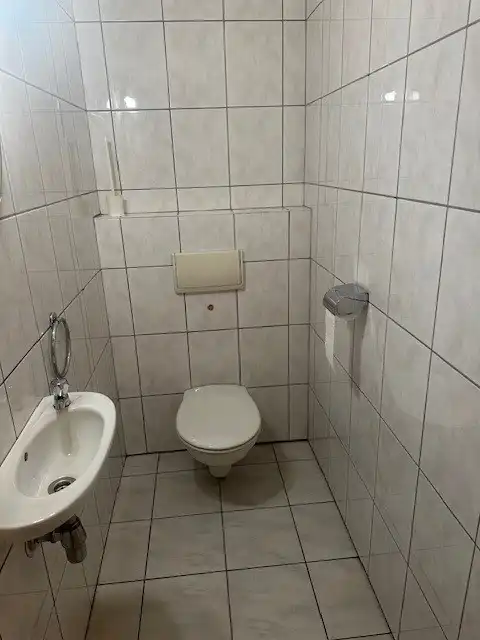 Ruim en lichtrijk appartement (127 m²) in het centrum van Overpelt foto 16