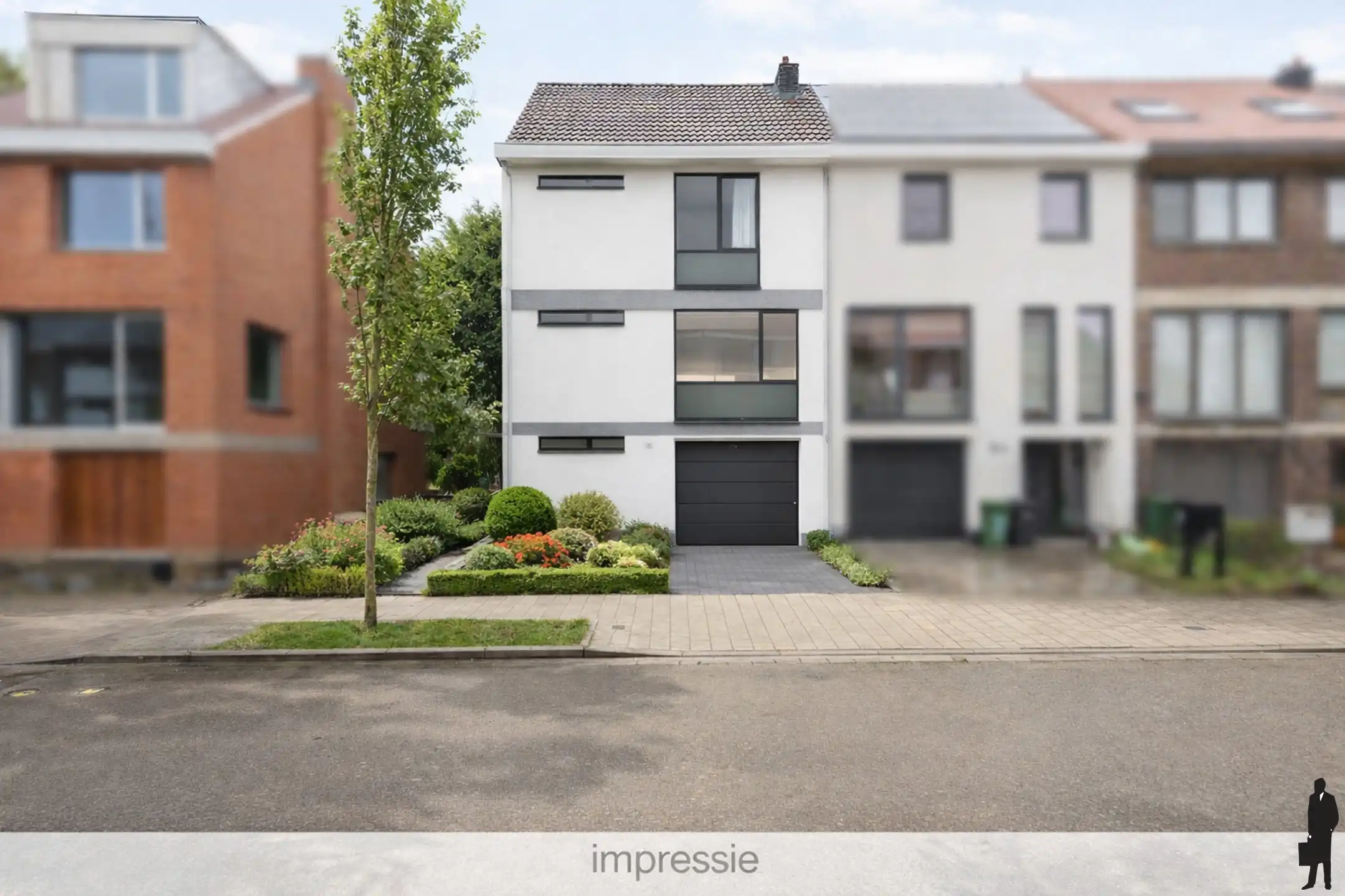 Hoofdfoto van de publicatie: Renovatieproject met veel potentieel: ruime HOB met 3/4 slpk