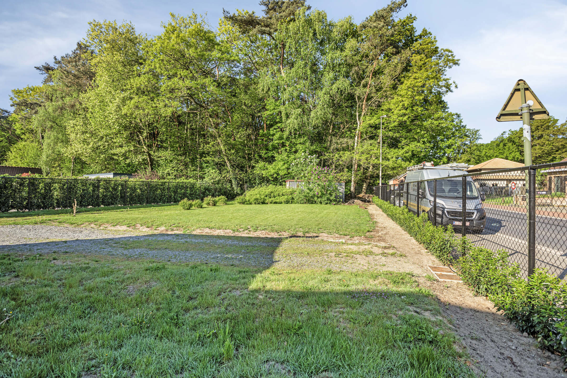 Prachtig gerenoveerde hoekwoning foto 24