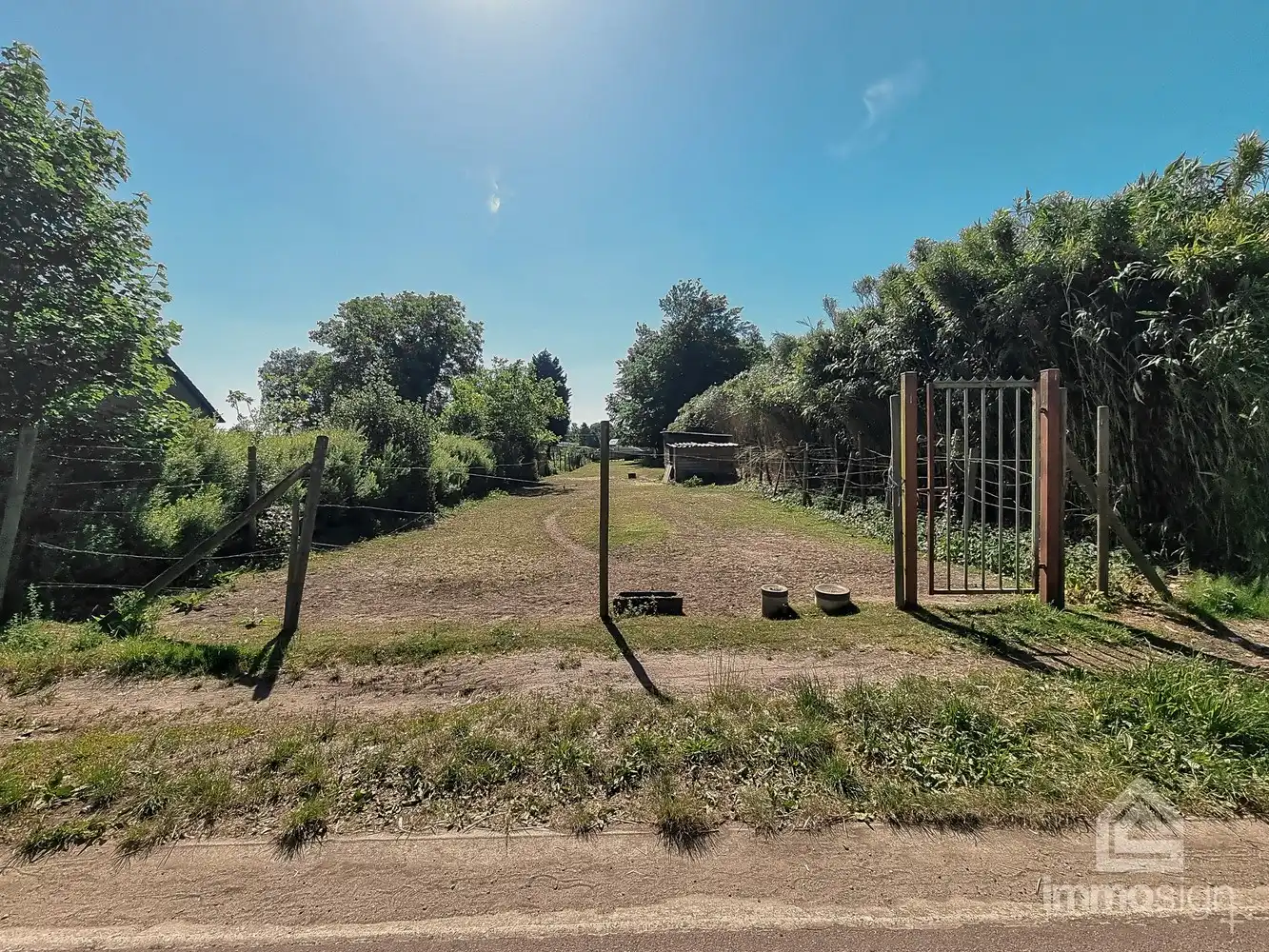 Bouwgrond te koop in Heusden-Zolder – Rustige ligging, groot perceel! Tweewoonst mgl. middels horizontale splitsing! foto {{pictureIndex}}