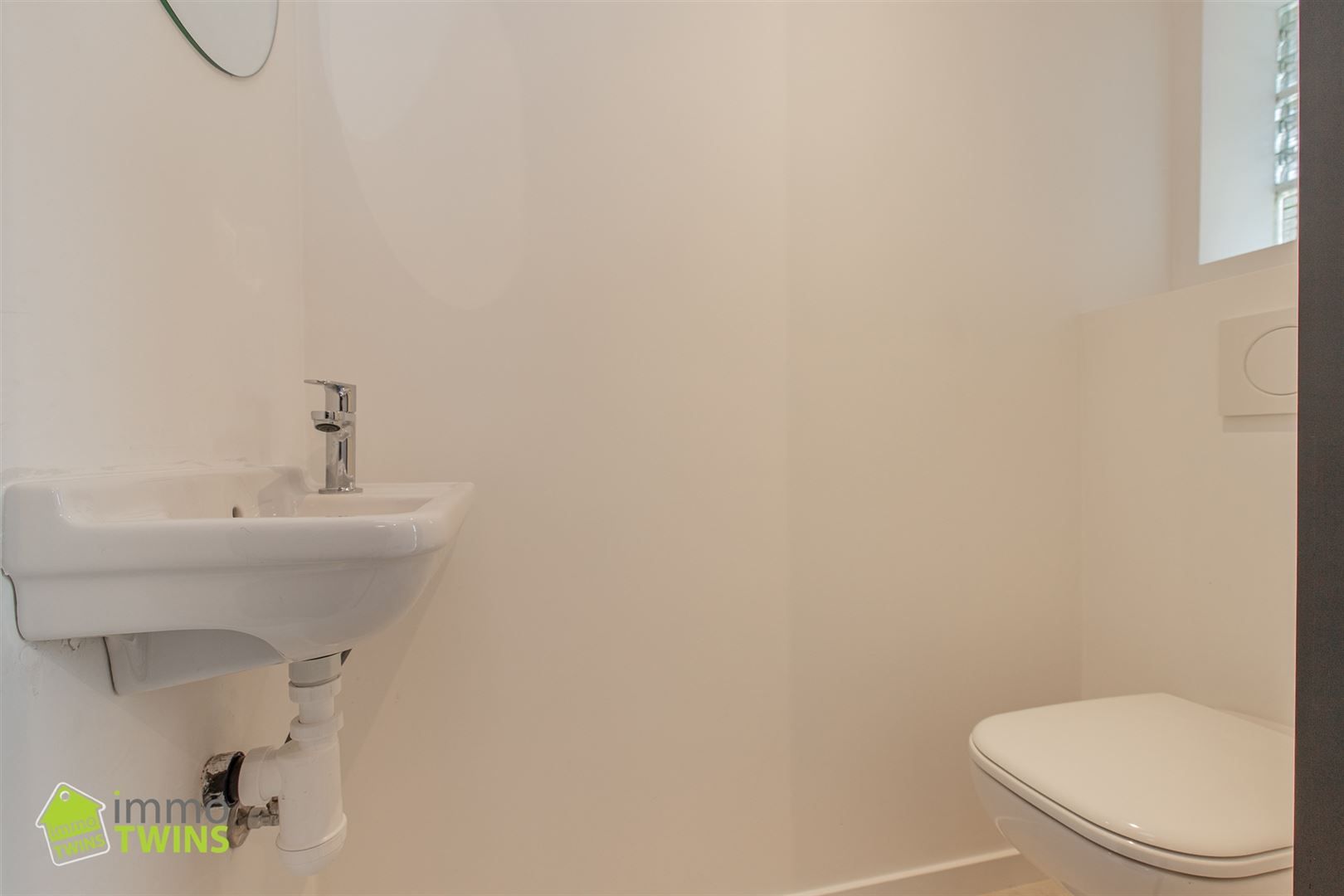 Ruime gerenoveerde bel-etagewoning te Oudegem foto 4