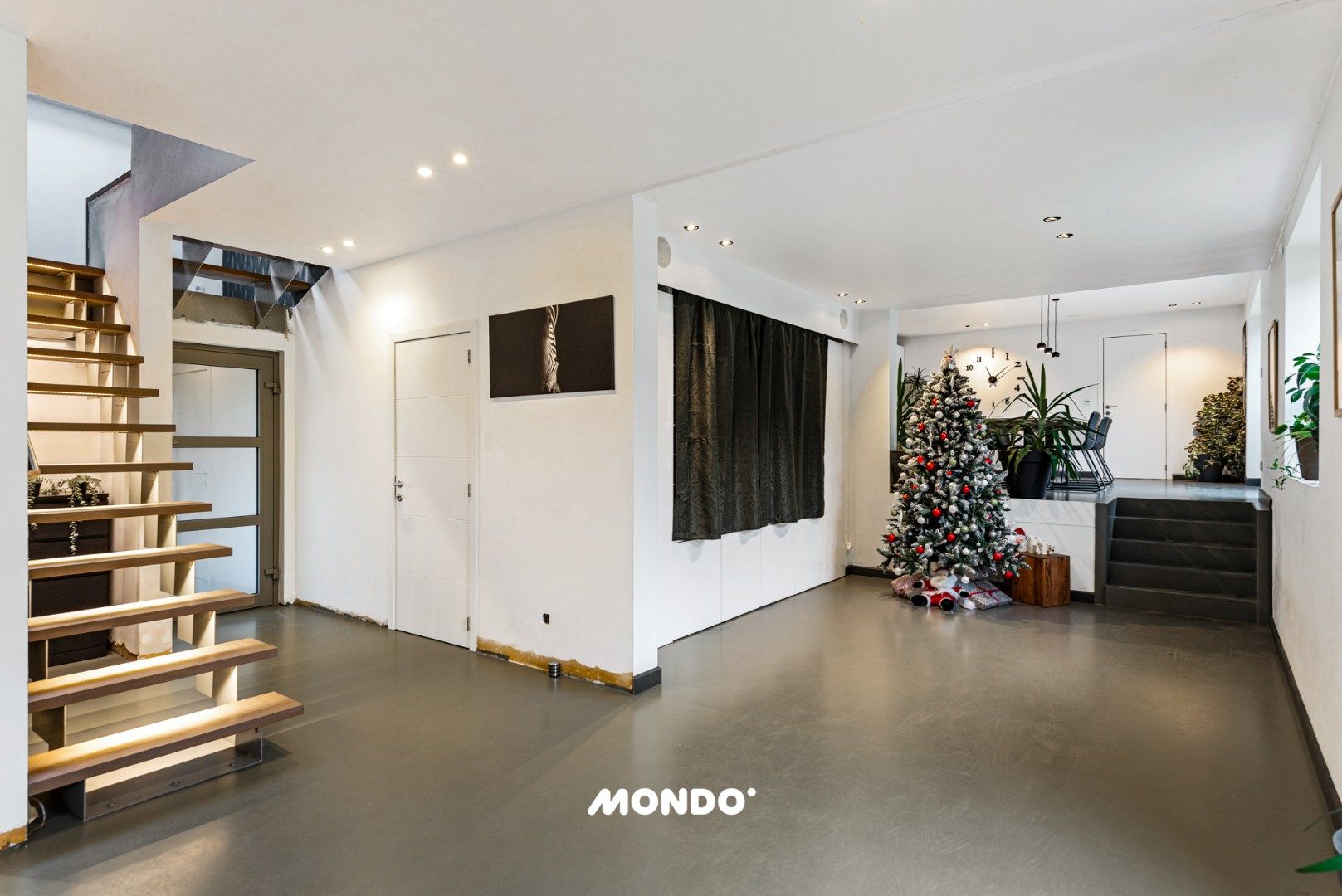 Ruime gezinswoning (5SLK) Meise: met Poolhouse, zwembad en 60m² Opslag/Garage. foto 5