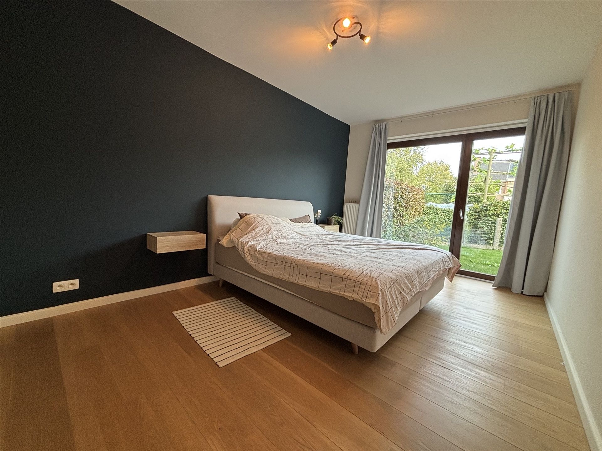 BEZOEKEN VOLZET: Moderne woning met 4 slaapkamers en tuin  foto 30