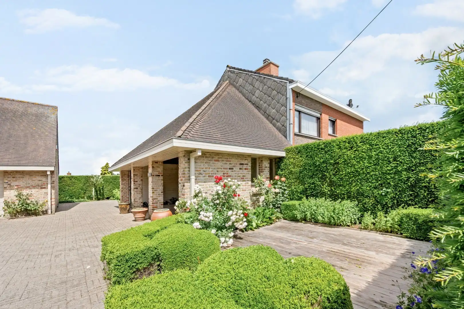 Villa met 5 slaapkamers, dubbele garage, carport en verzorgde tuin in Westrozebeke foto 24